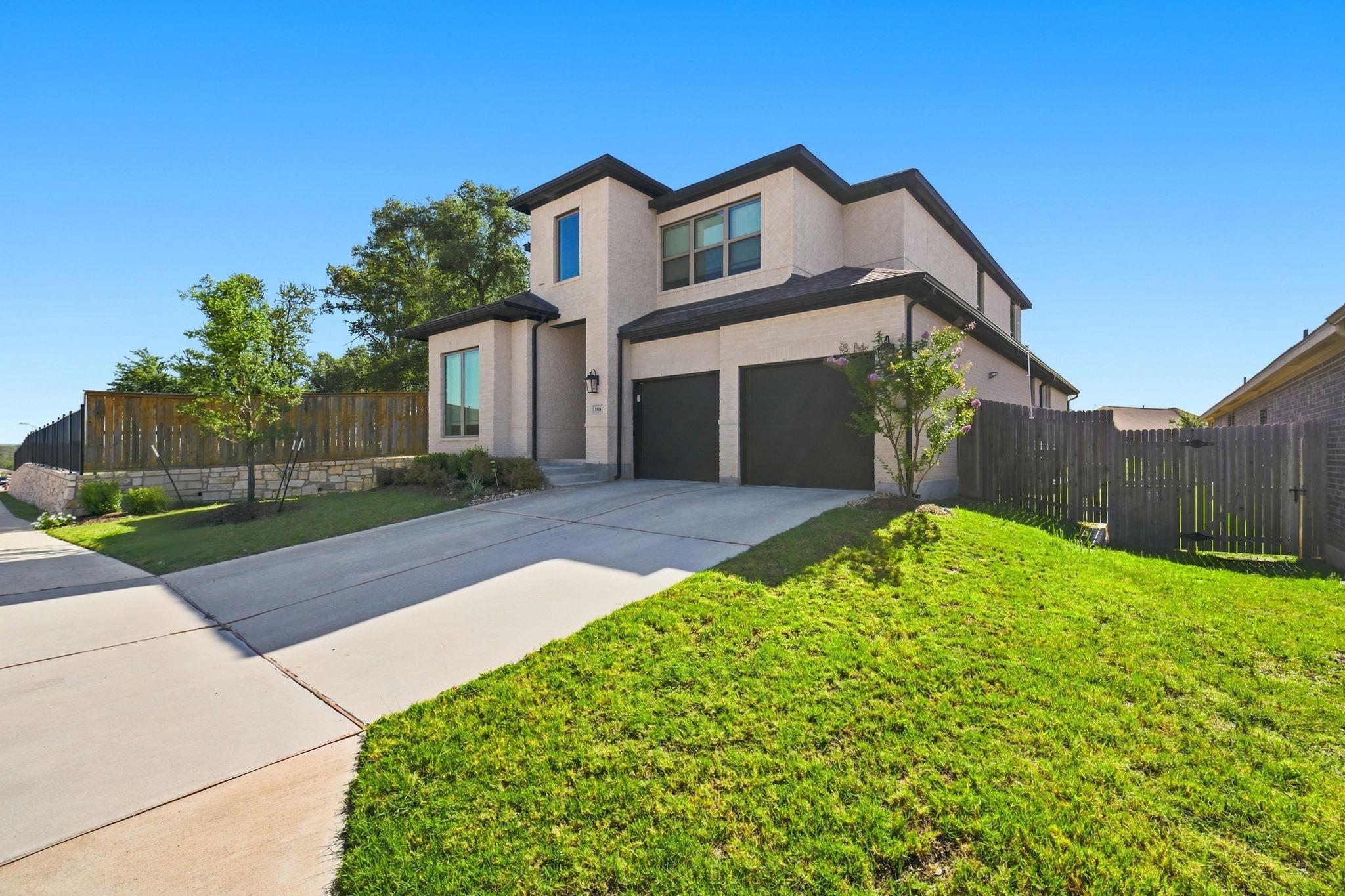 186 Cyrus Milton DR — photo 4