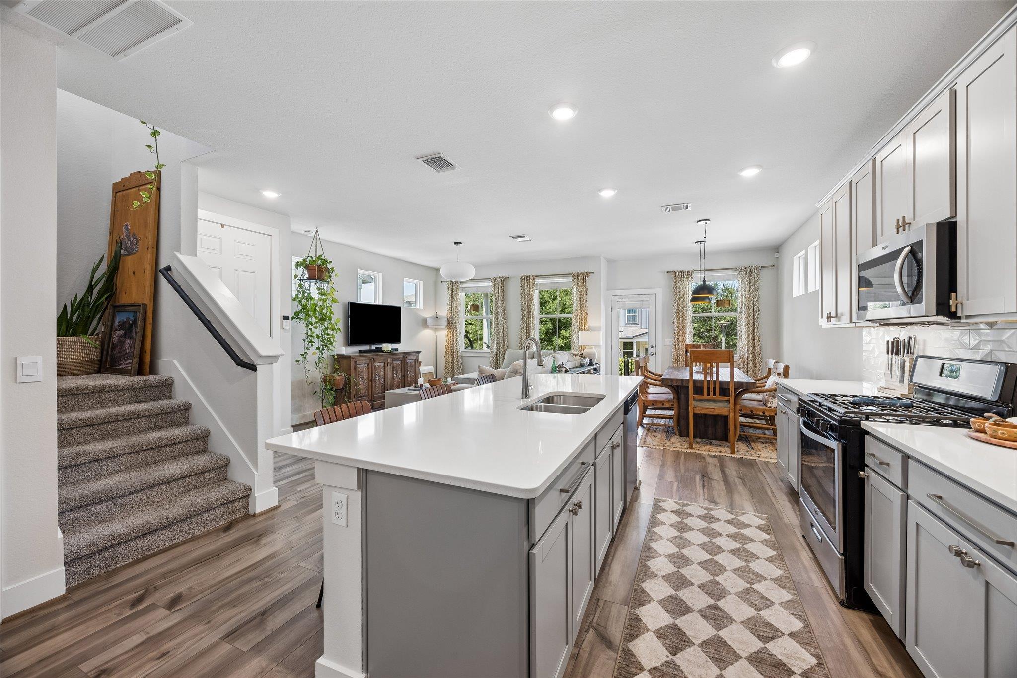 7406 Travertine Spring DR — photo 4