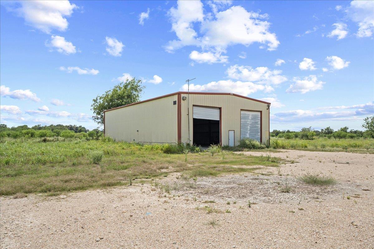 399 Prune RD — photo 3