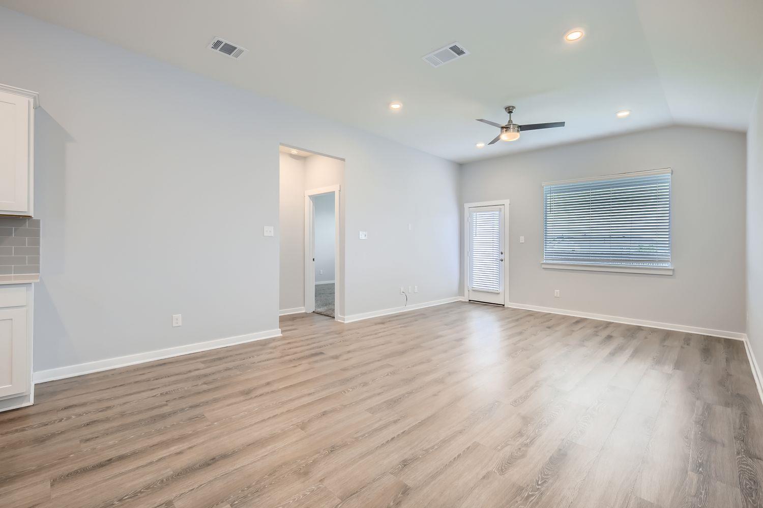 222 New Hampton WAY — photo 5