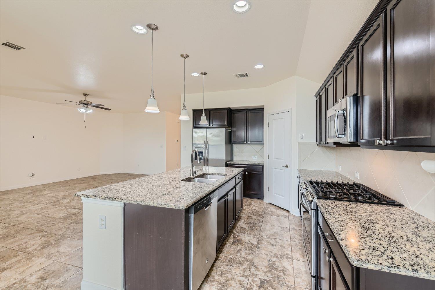 7010 Etna WAY — photo 5