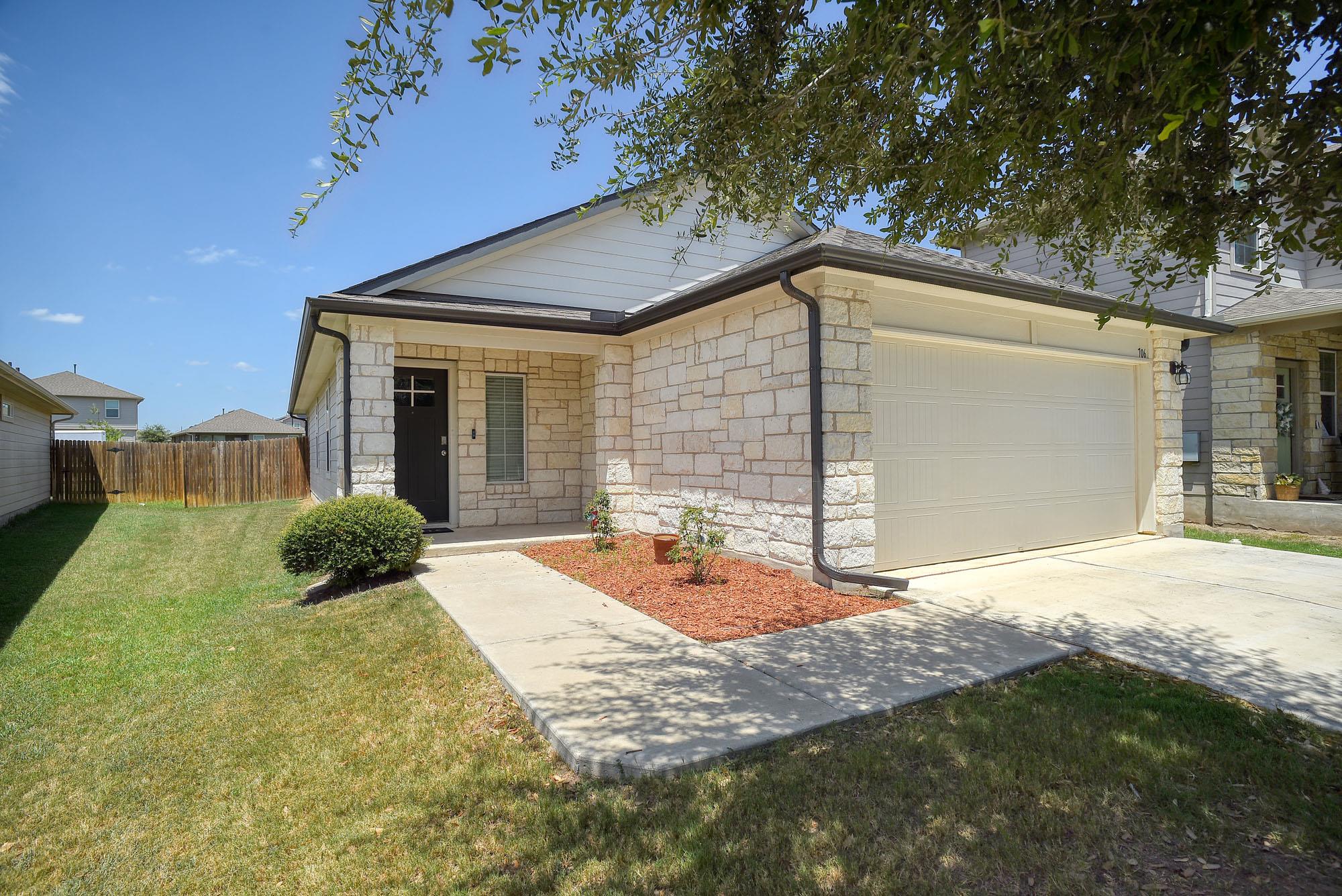 706 Roaring Fork LN