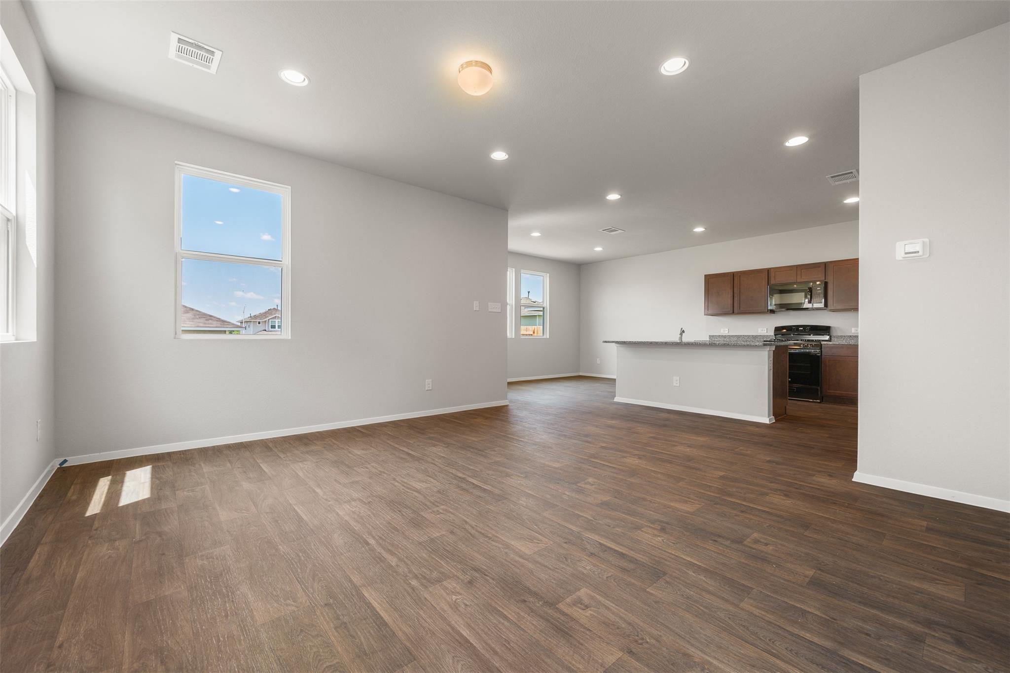 187 Haywood MNR — photo 3