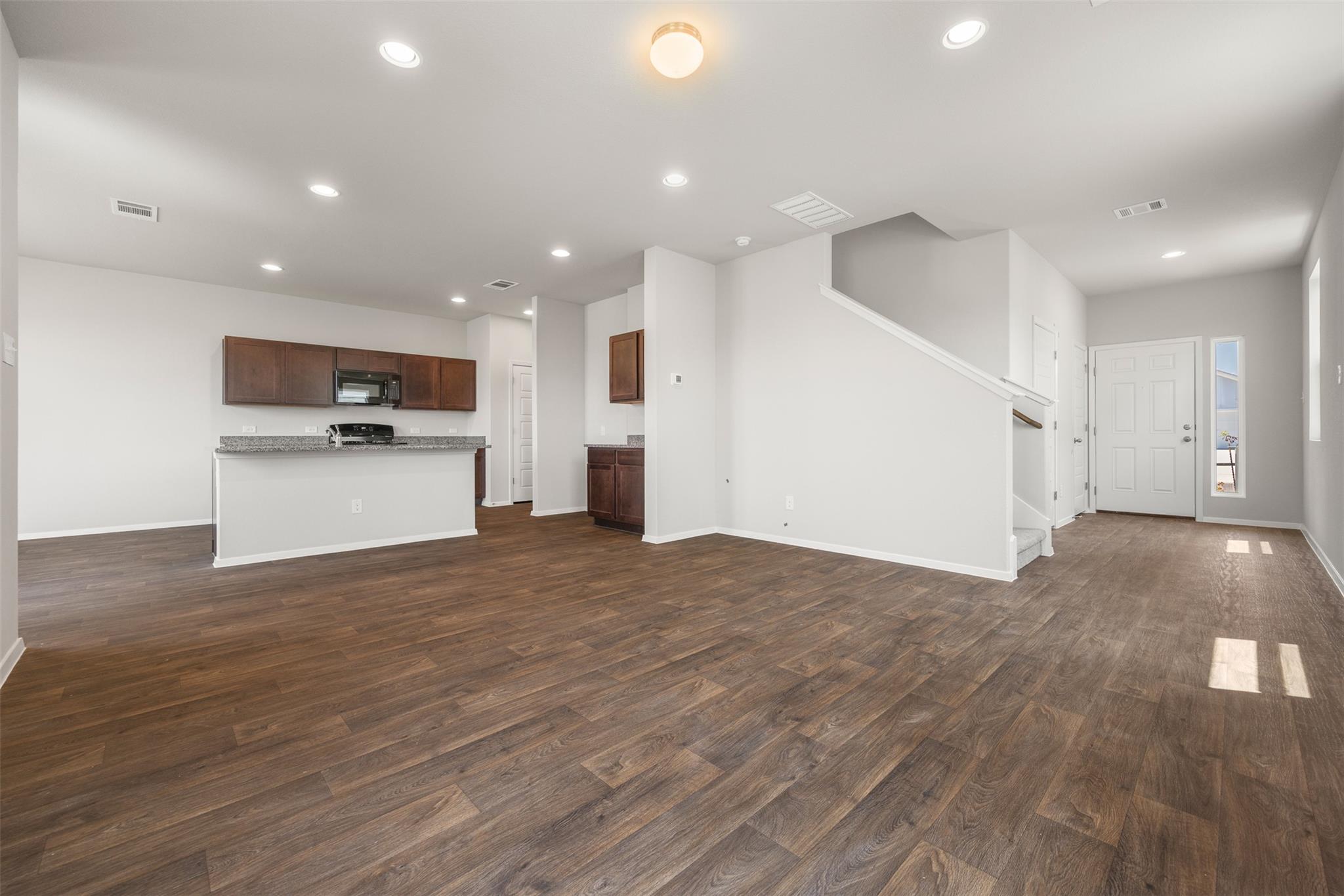 187 Haywood MNR — photo 4