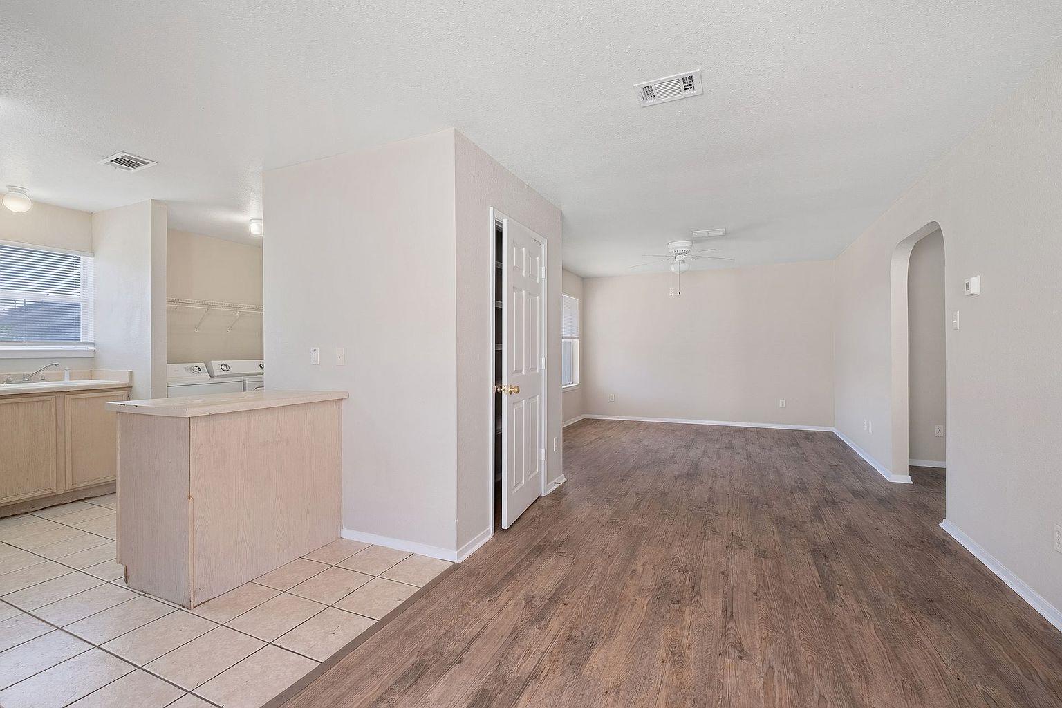 2214 Katy LN #D — photo 4