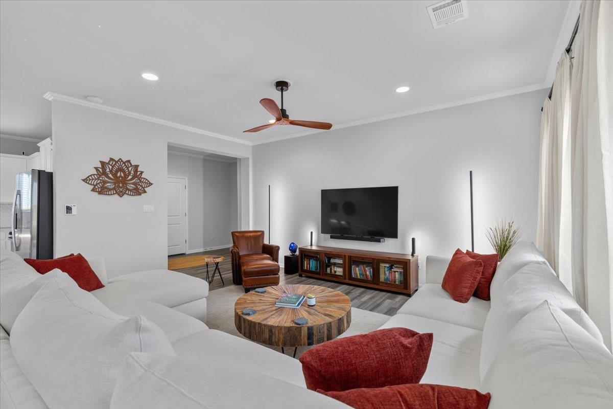 242 Trailside LN — photo 3