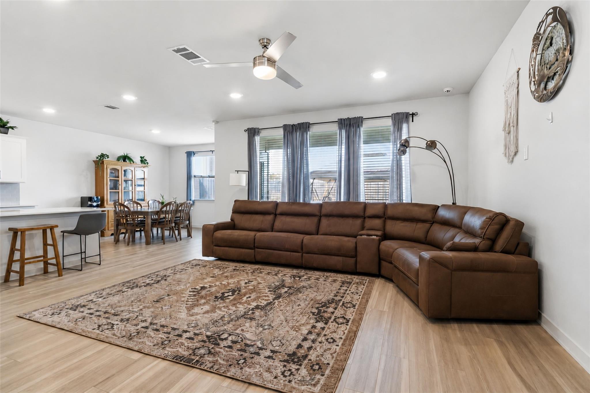 307 Wilshire RD — photo 4