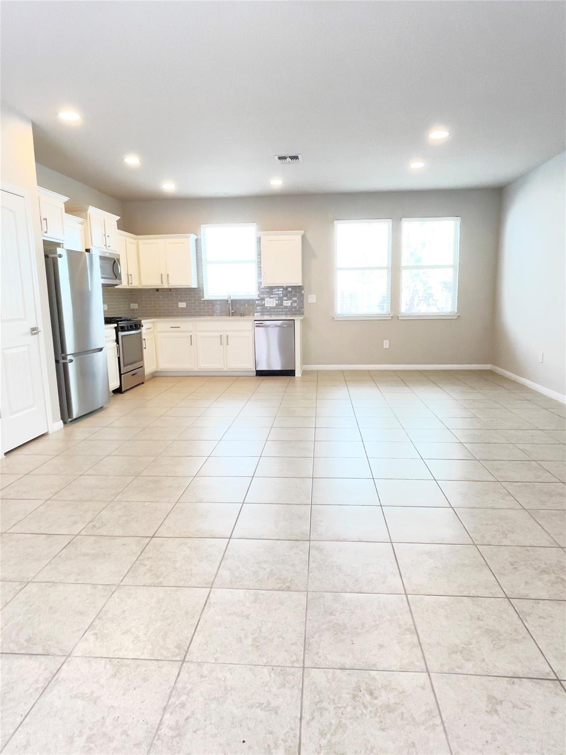 363 Eagle Brook LN — photo 4