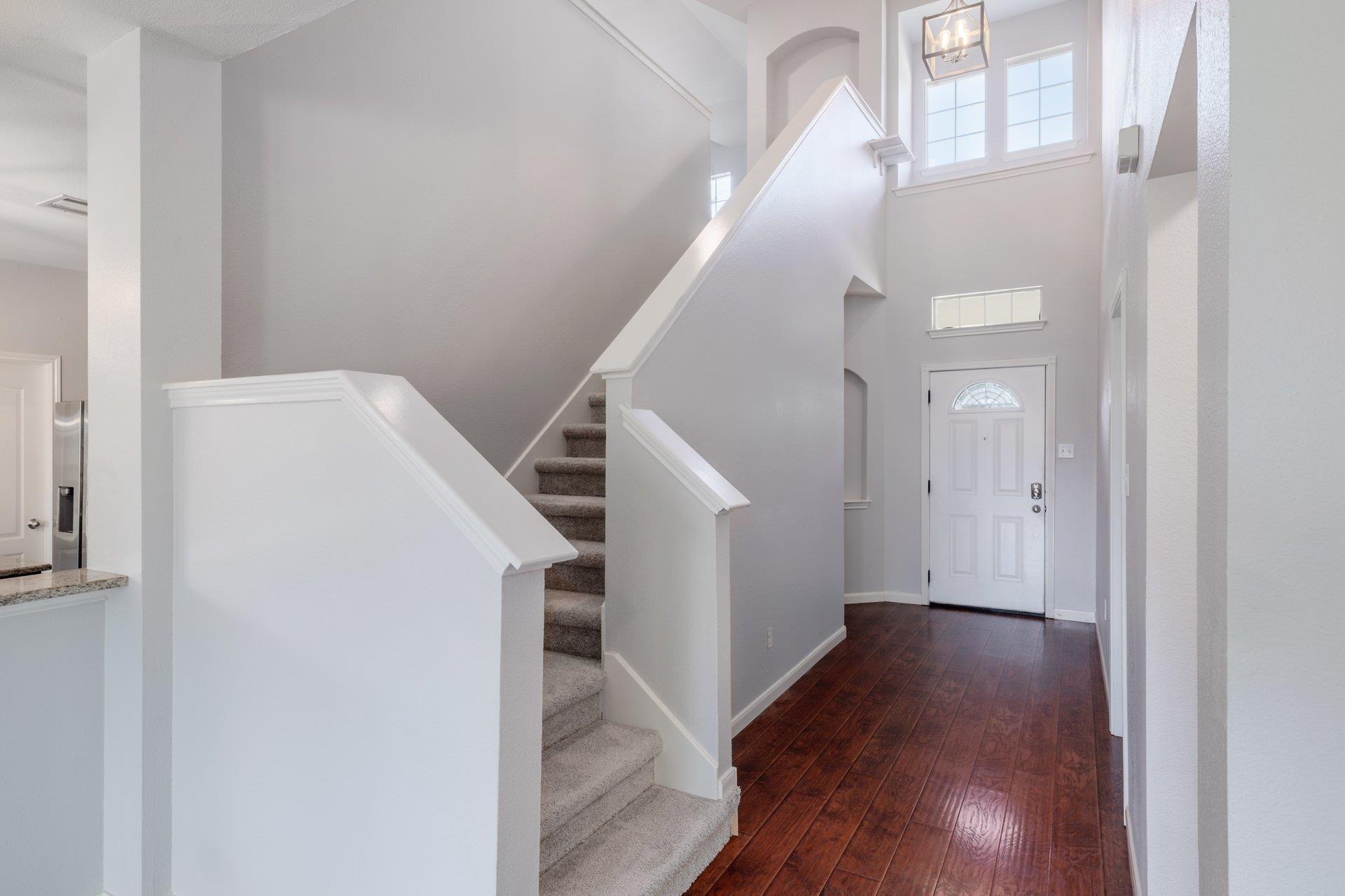 20516 Farm Pond LN — photo 3