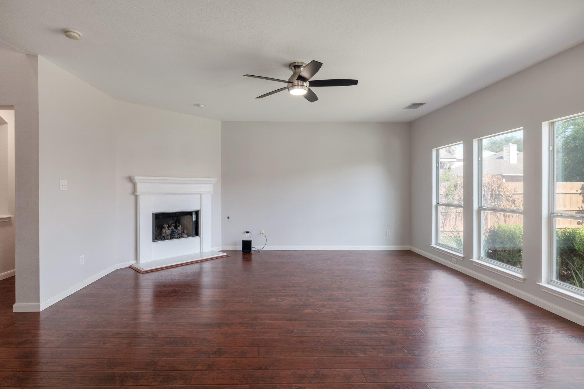 20516 Farm Pond LN — photo 5