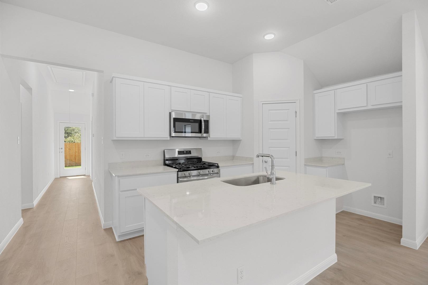 191 Hornet ST — photo 3