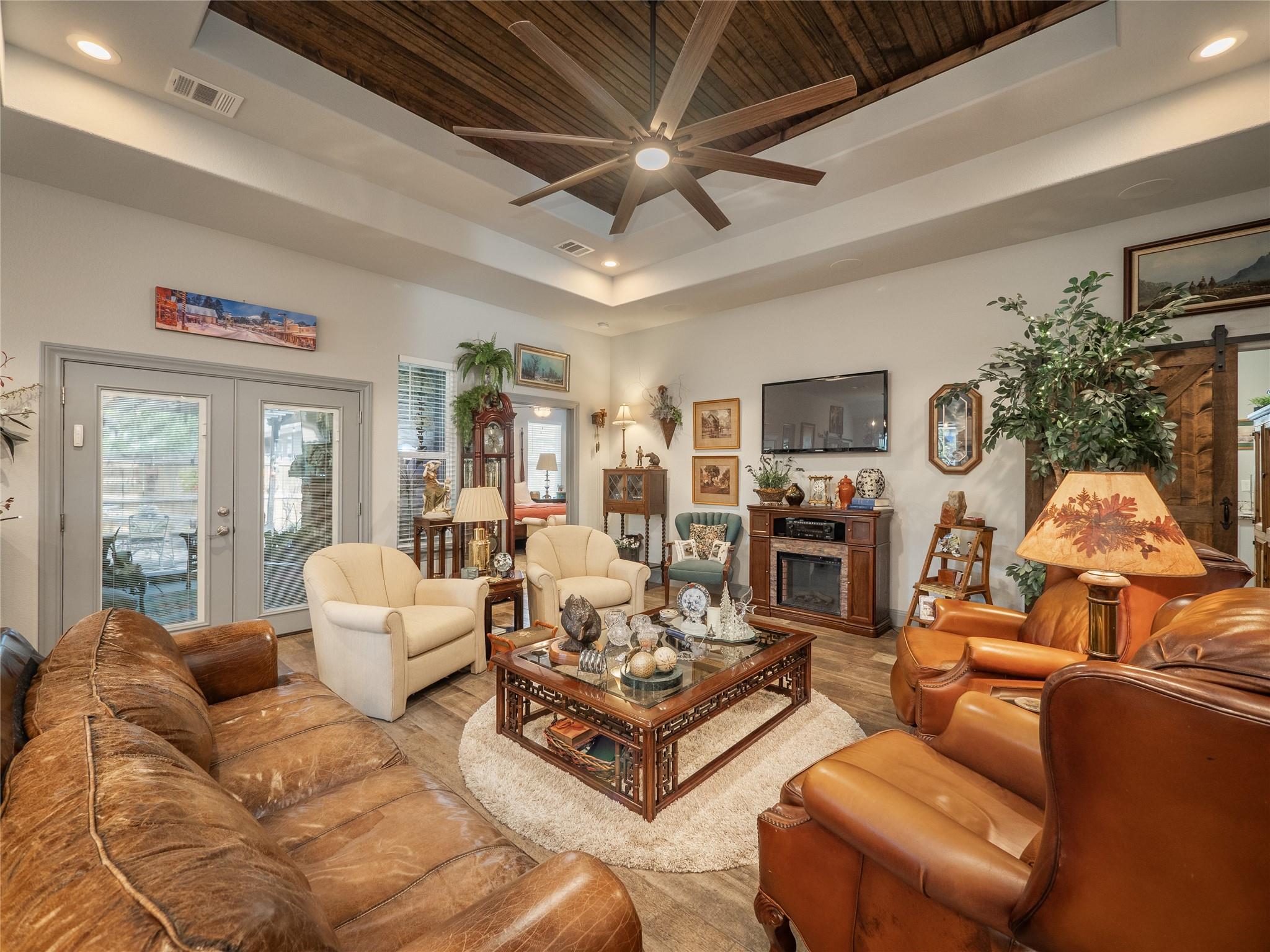 308 Buckhorn DR — photo 5