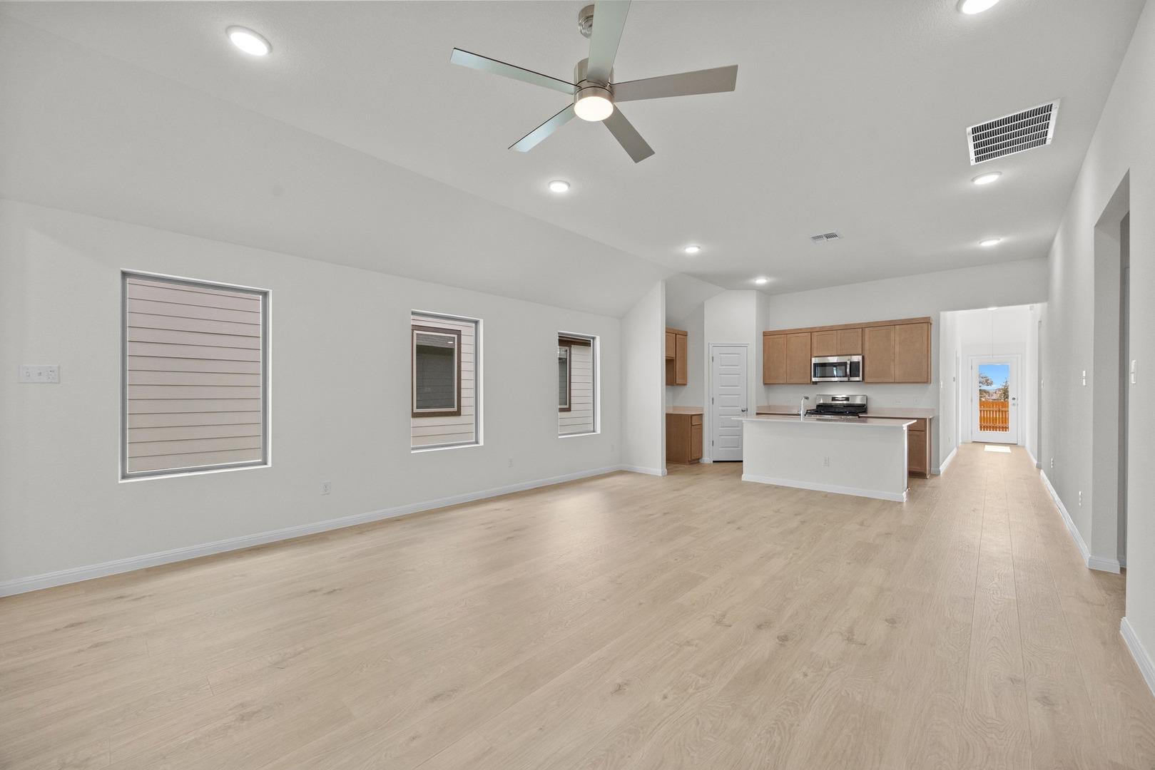 211 Hornet ST — photo 5