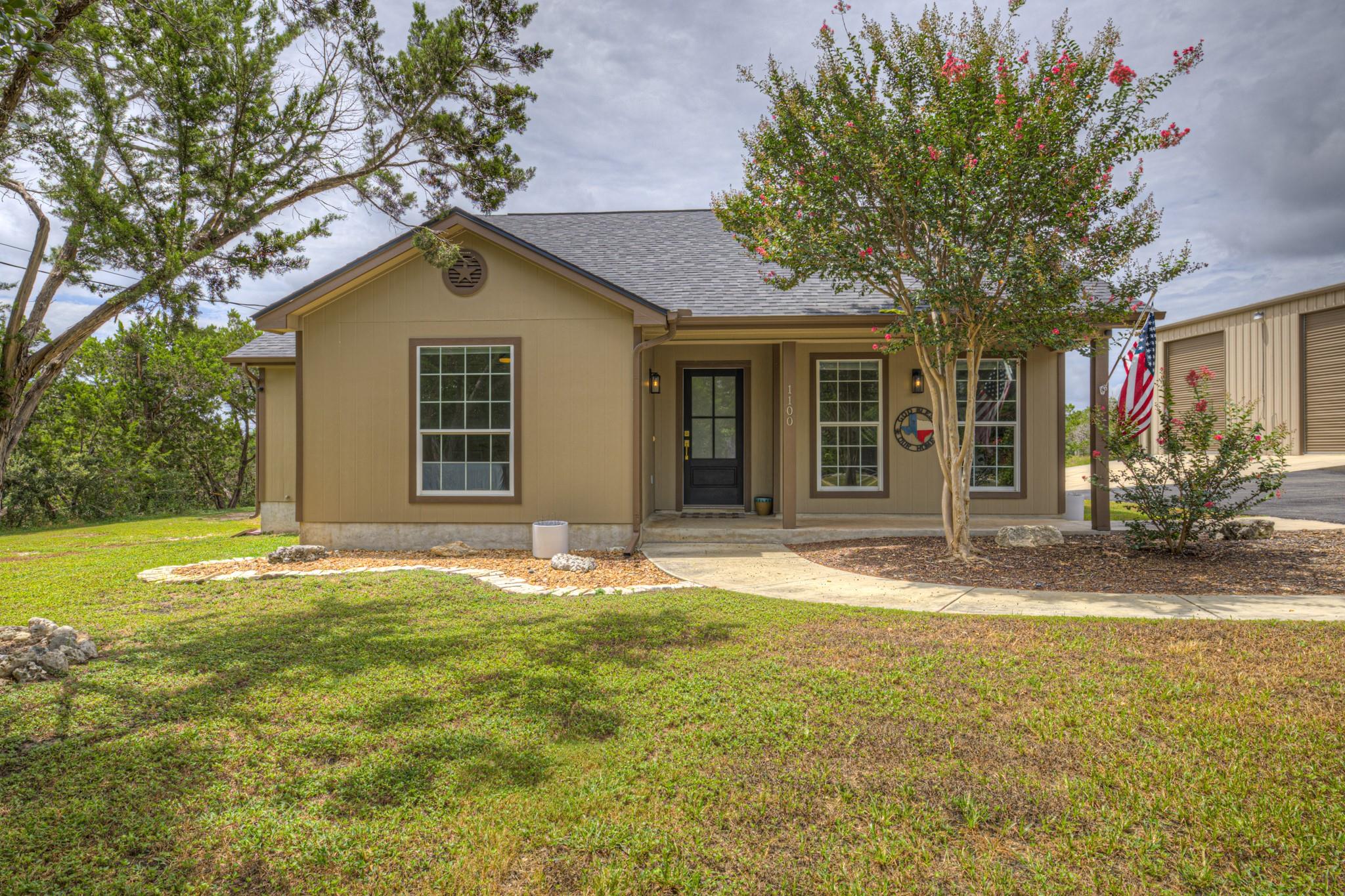 1100 Yaupon DR — photo 4