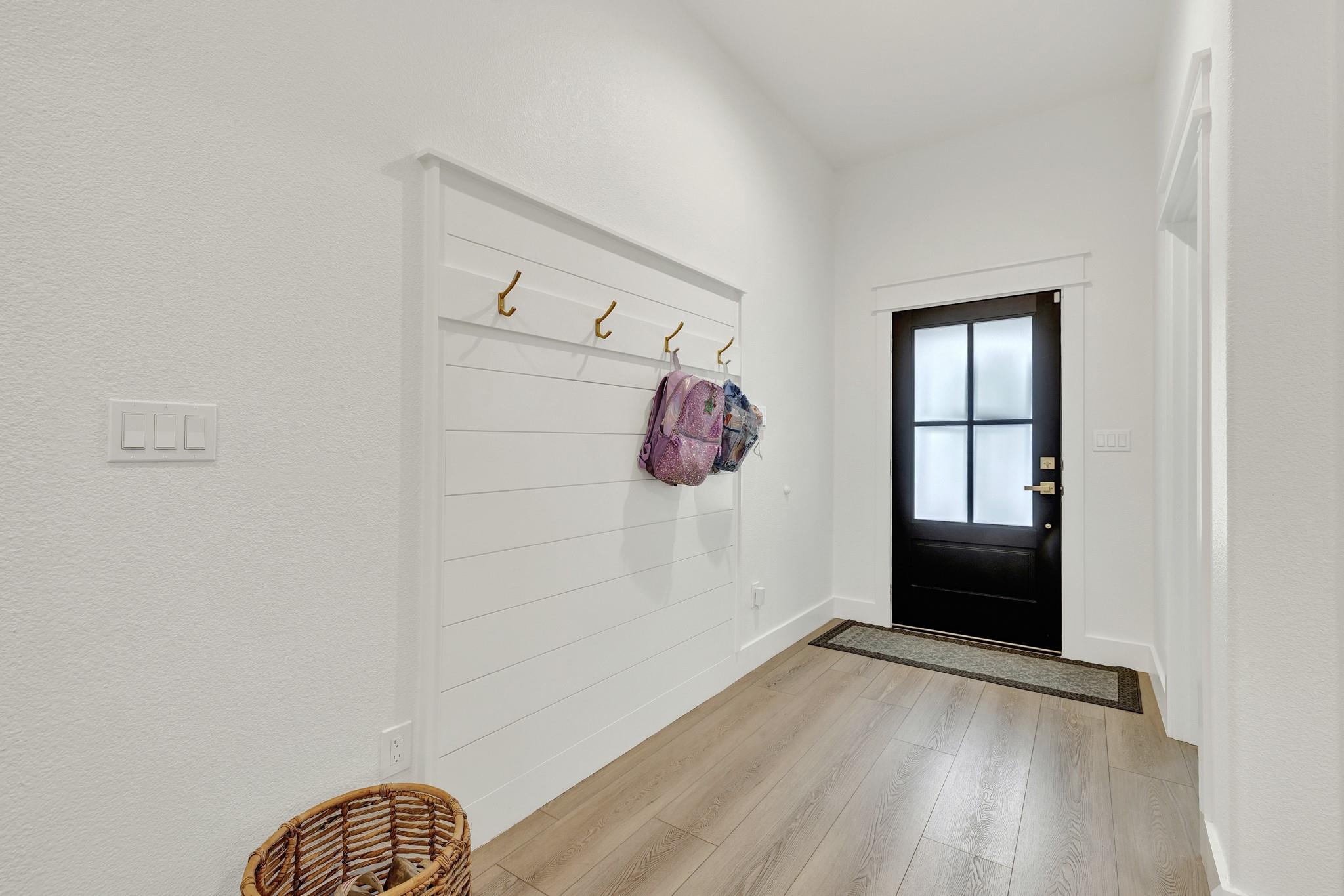 1100 Yaupon DR — photo 5