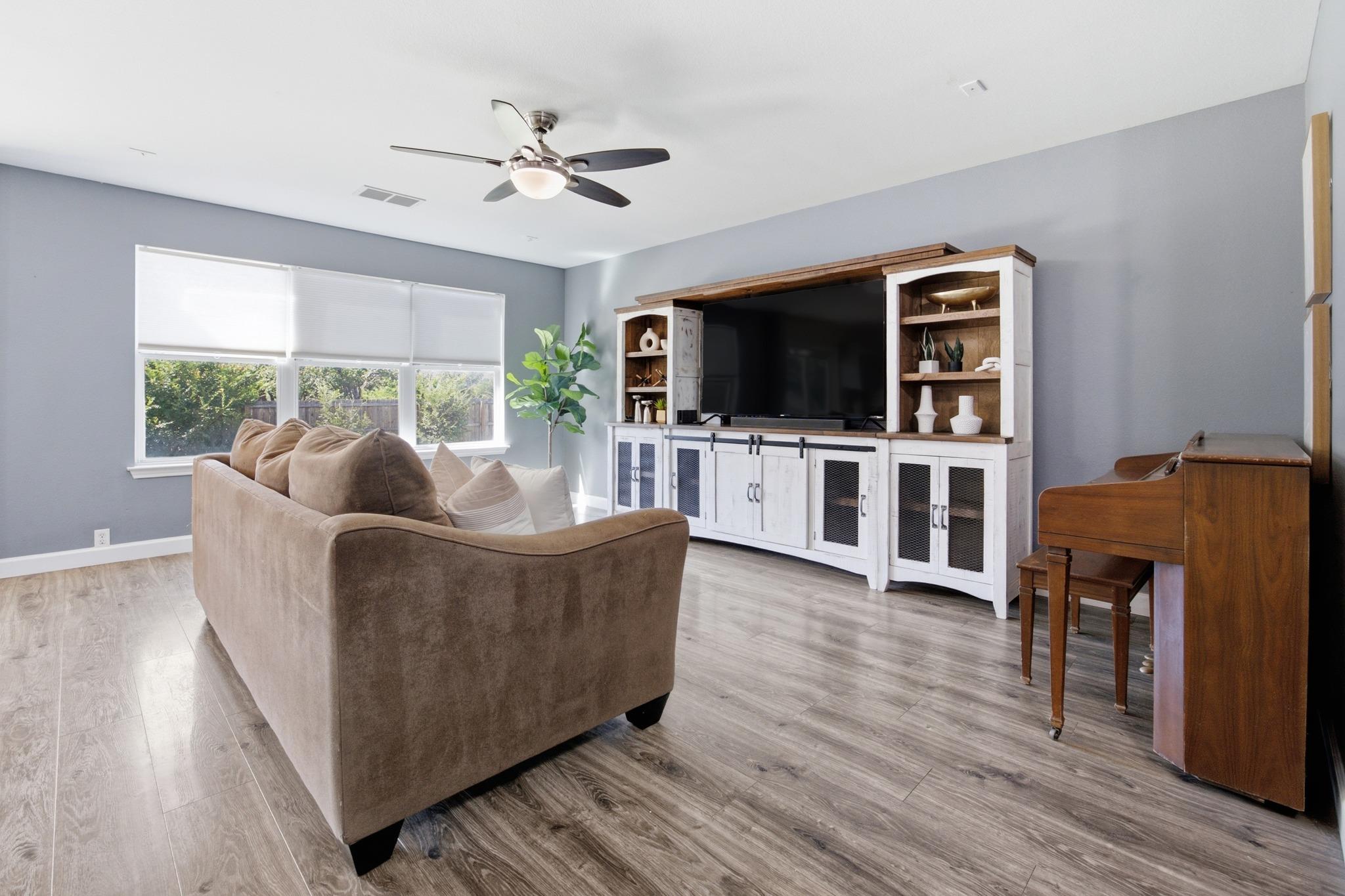 1620 Hawk DR — photo 4