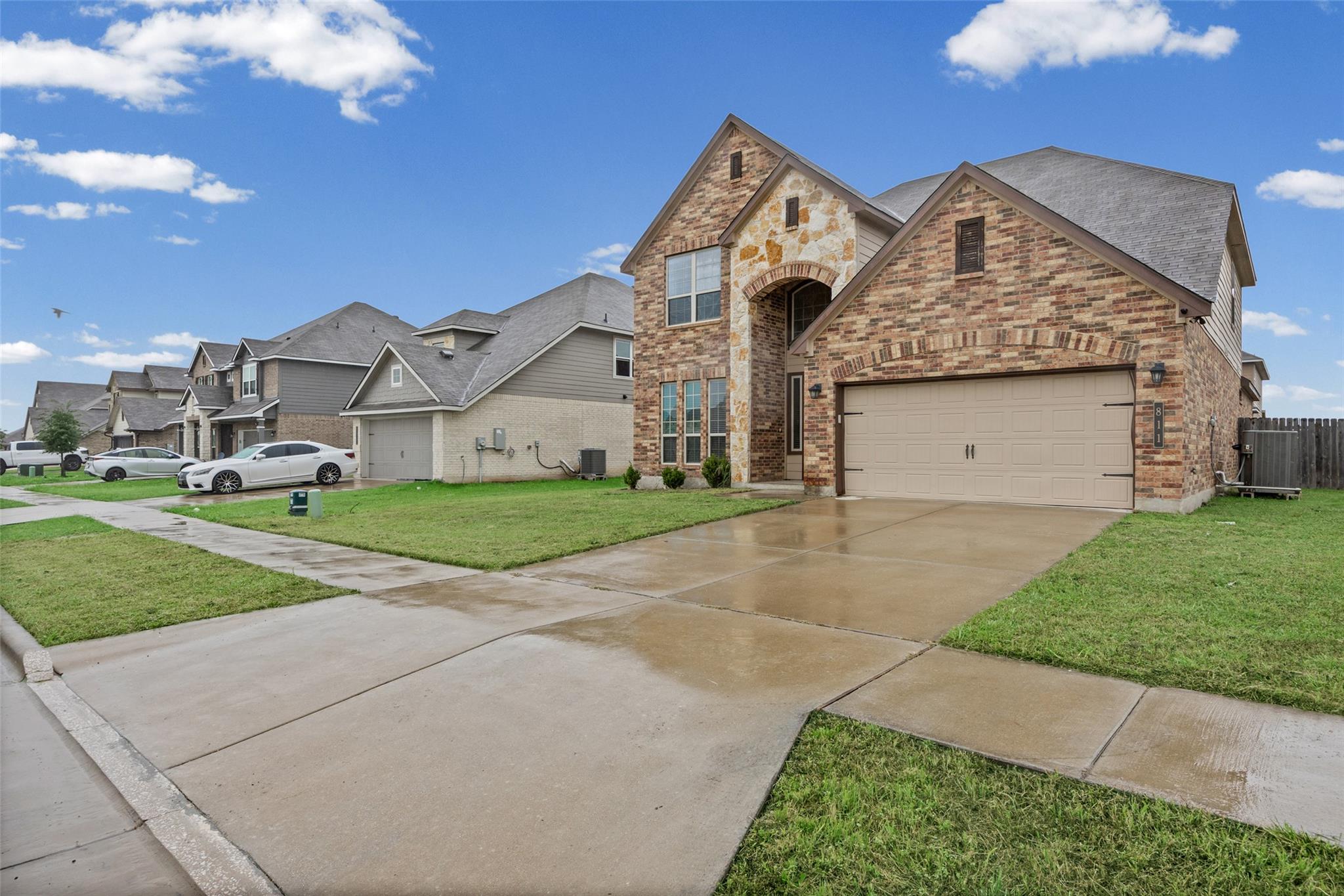811 Clanton CV — photo 3