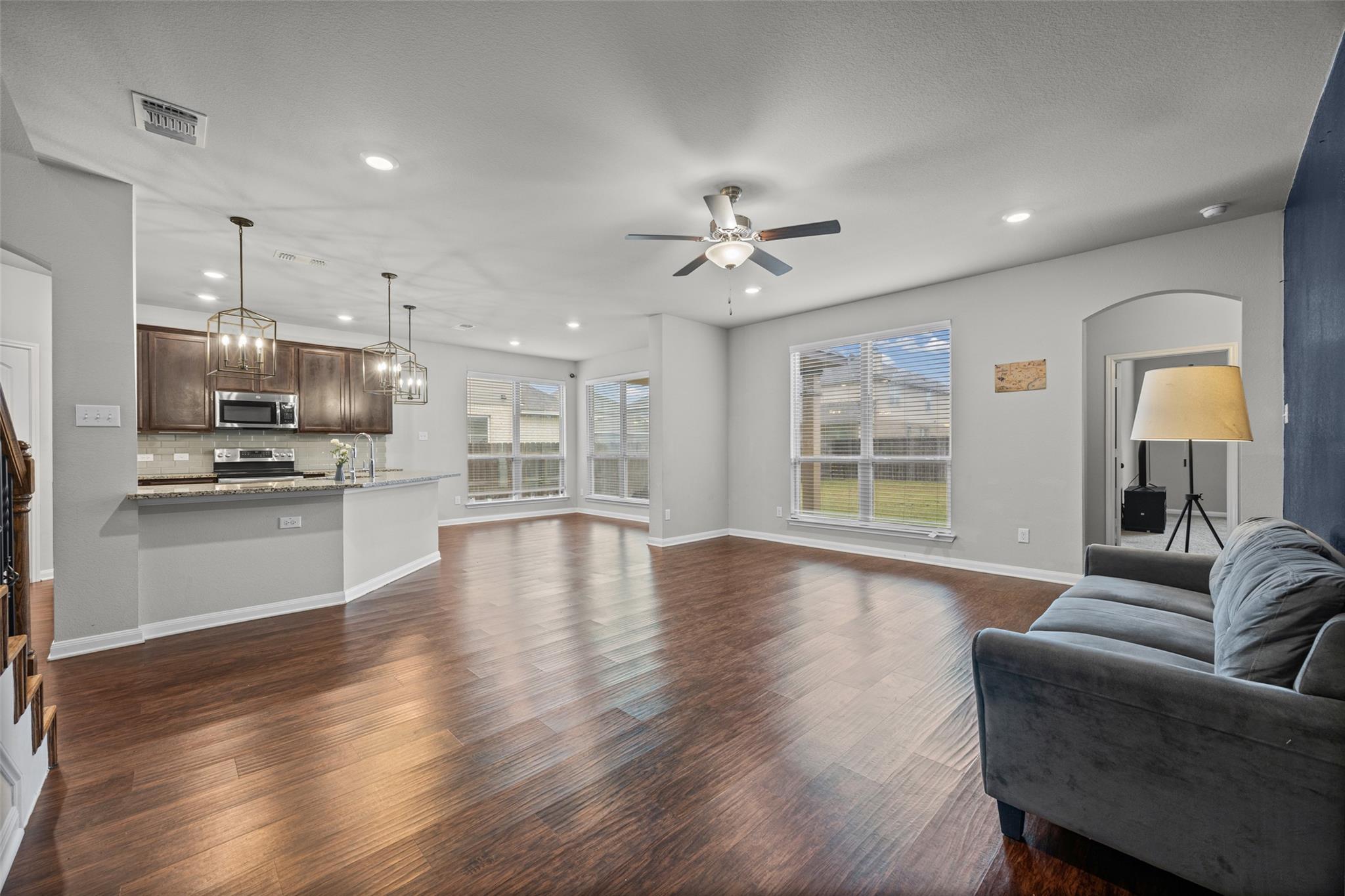 811 Clanton CV — photo 5