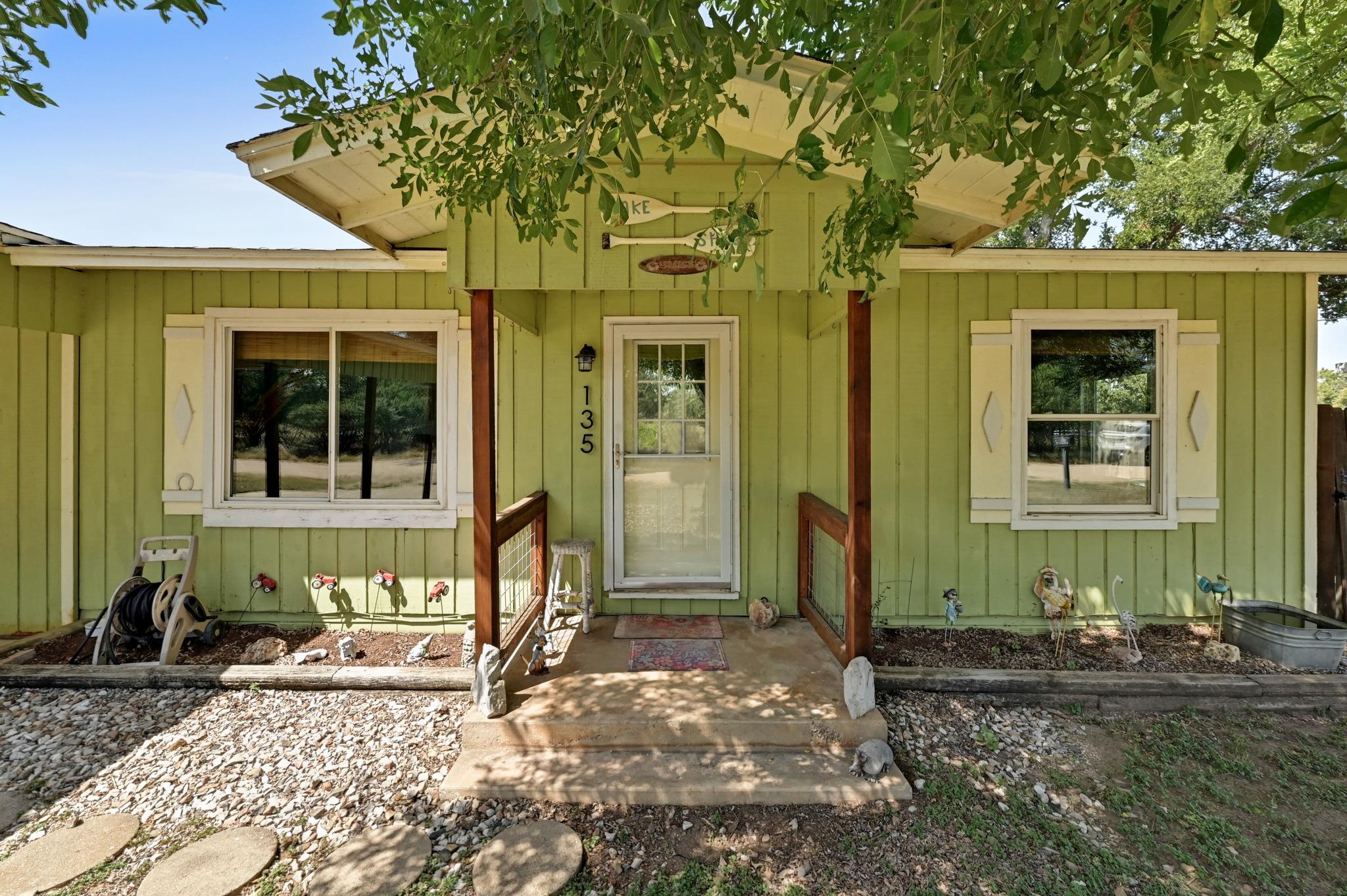 135 Hickory DR