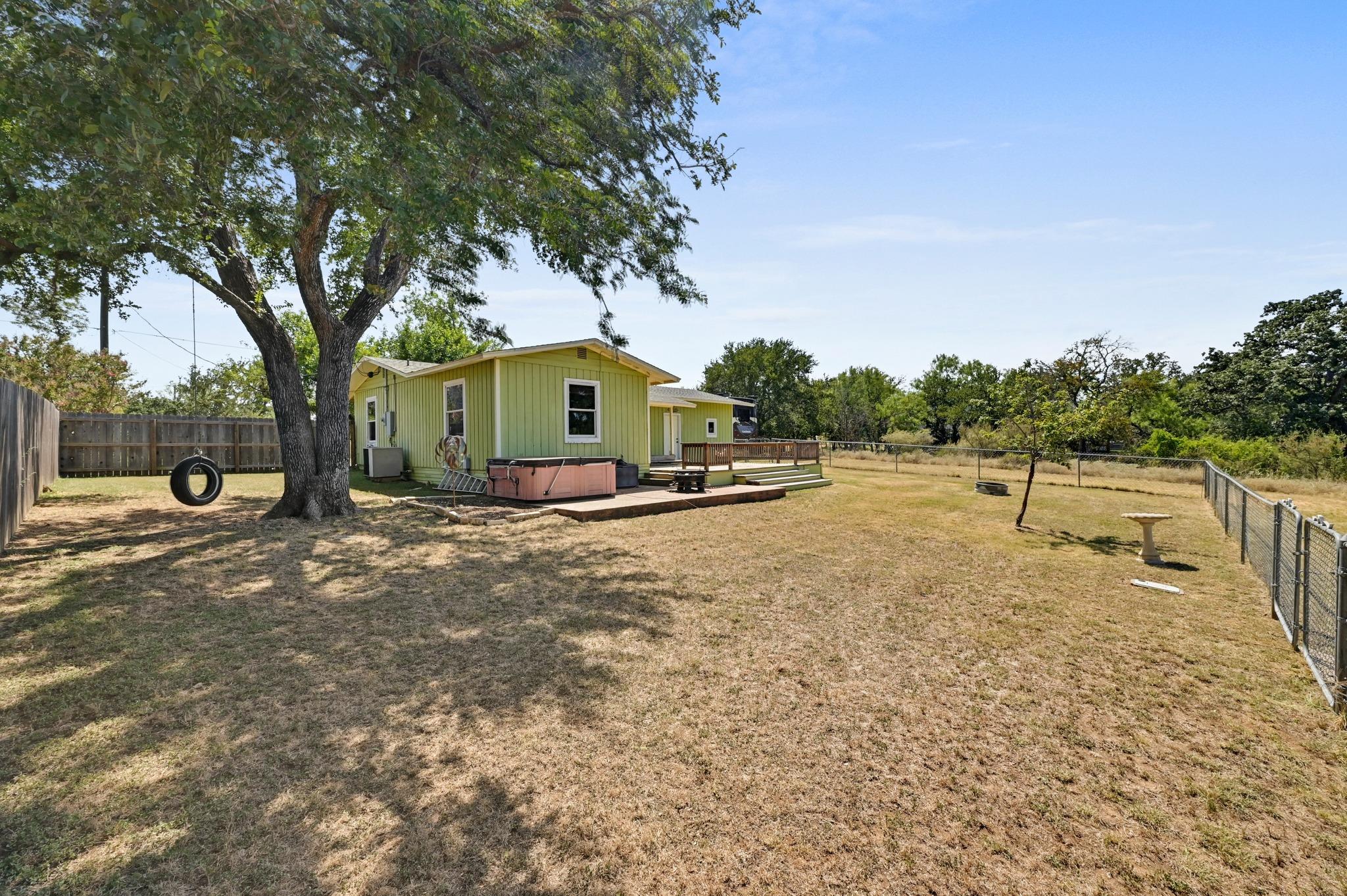 135 Hickory DR — photo 3