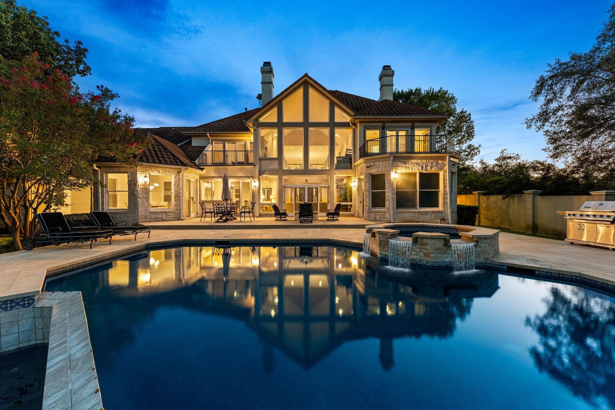 2819 Cliff PT