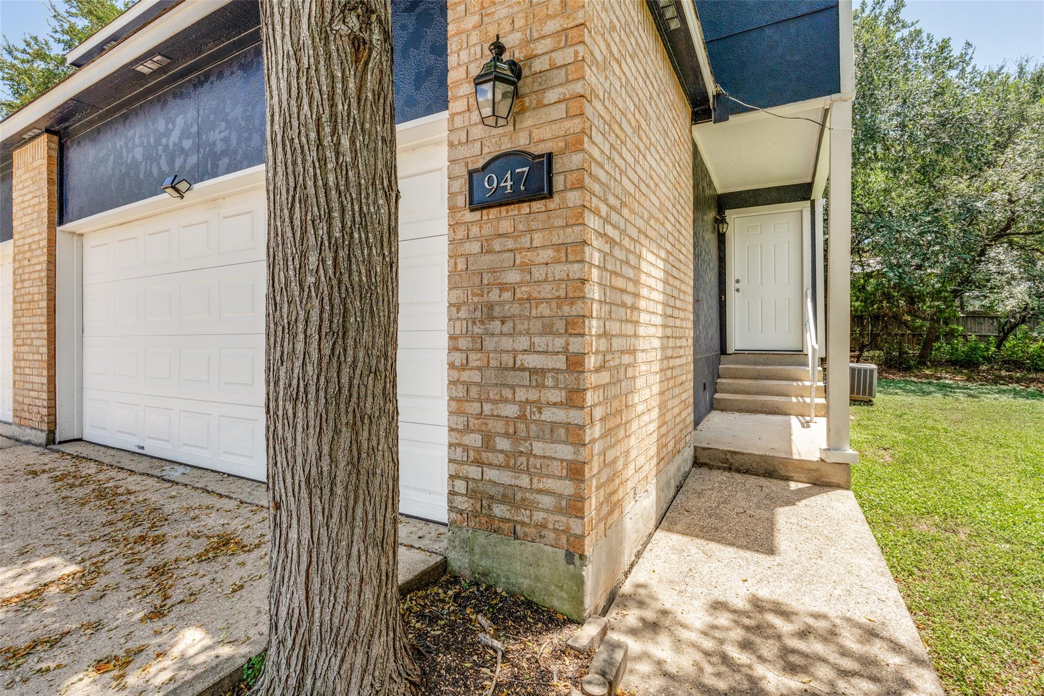 945-947 Sagewood TRL — photo 4