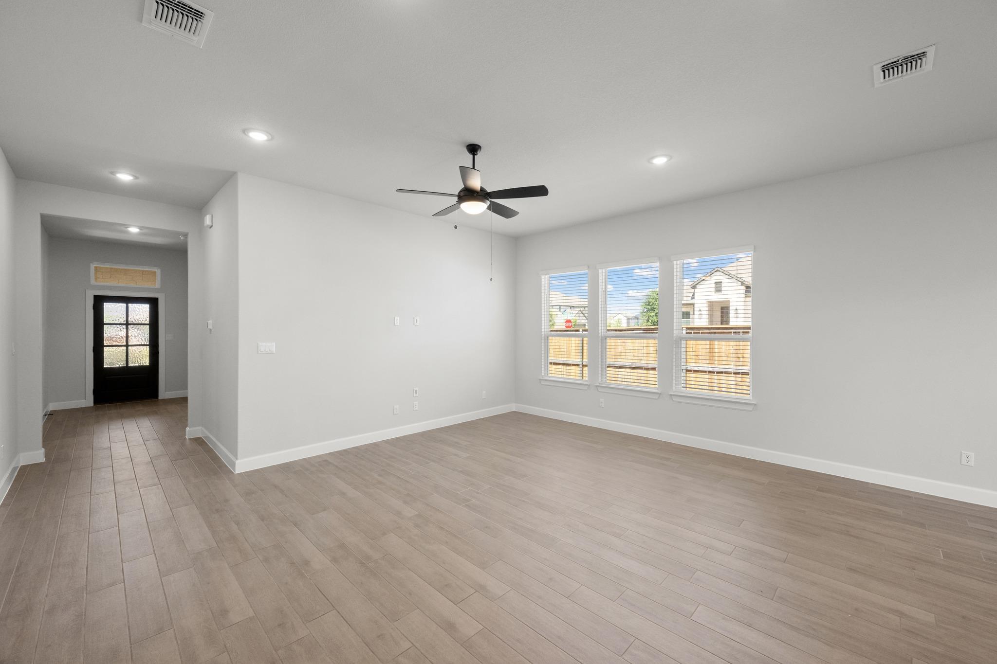 374 Kings Pine DR — photo 4