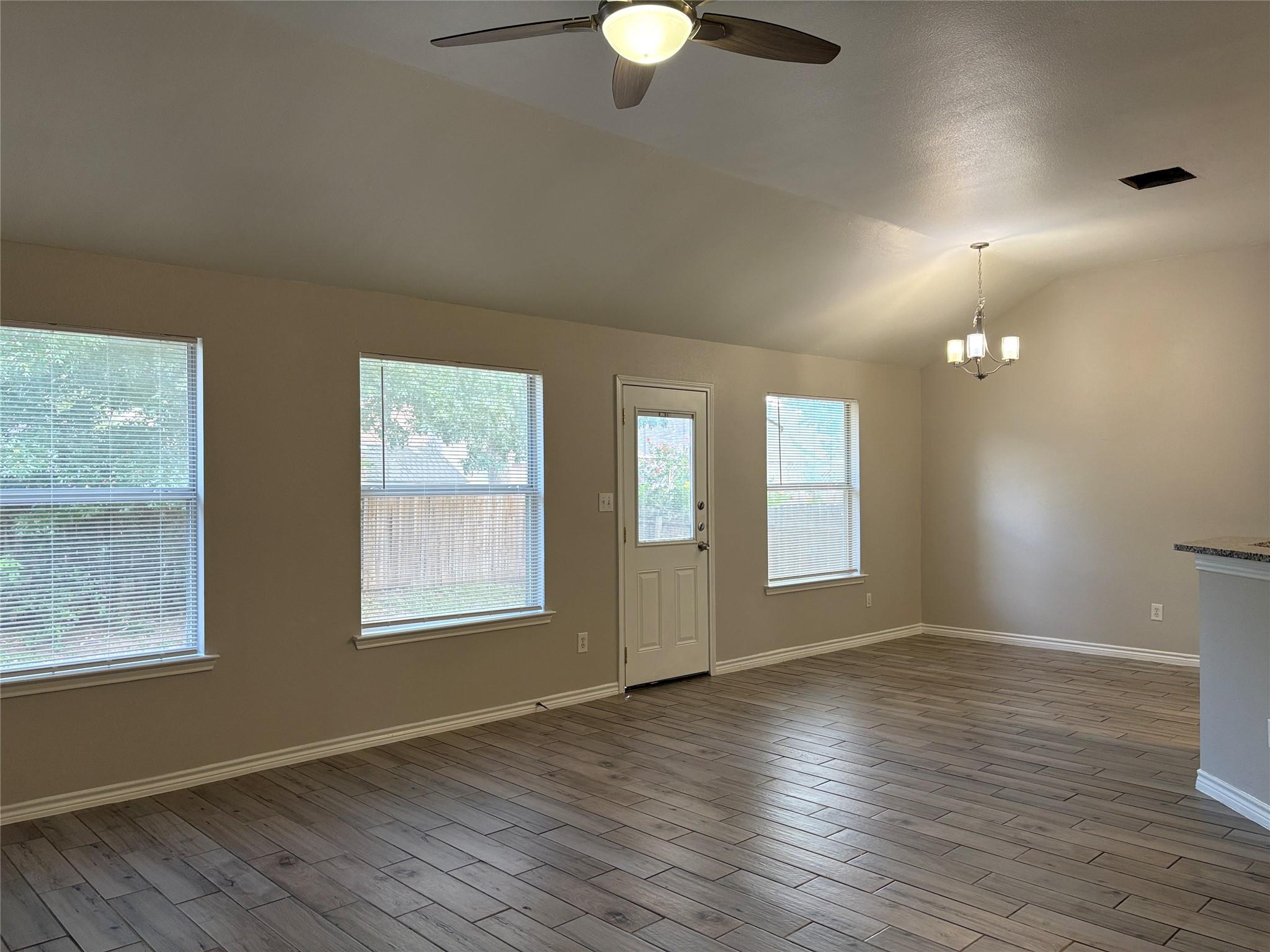 2405 Wisteria WAY — photo 5