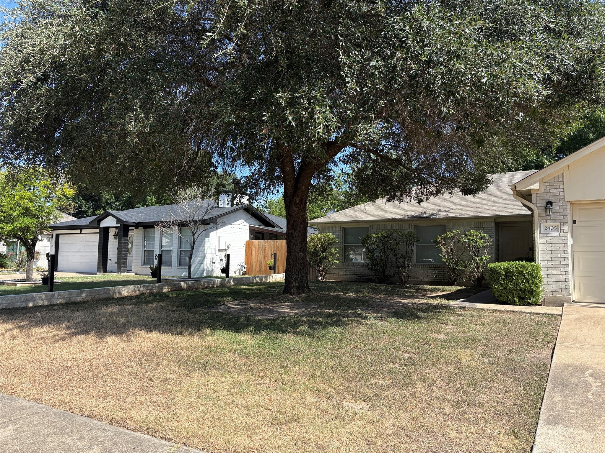 2405 Wisteria WAY — photo 3