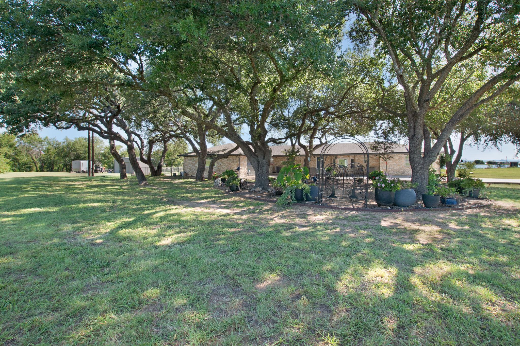 208 Iris Lane LN — photo 4