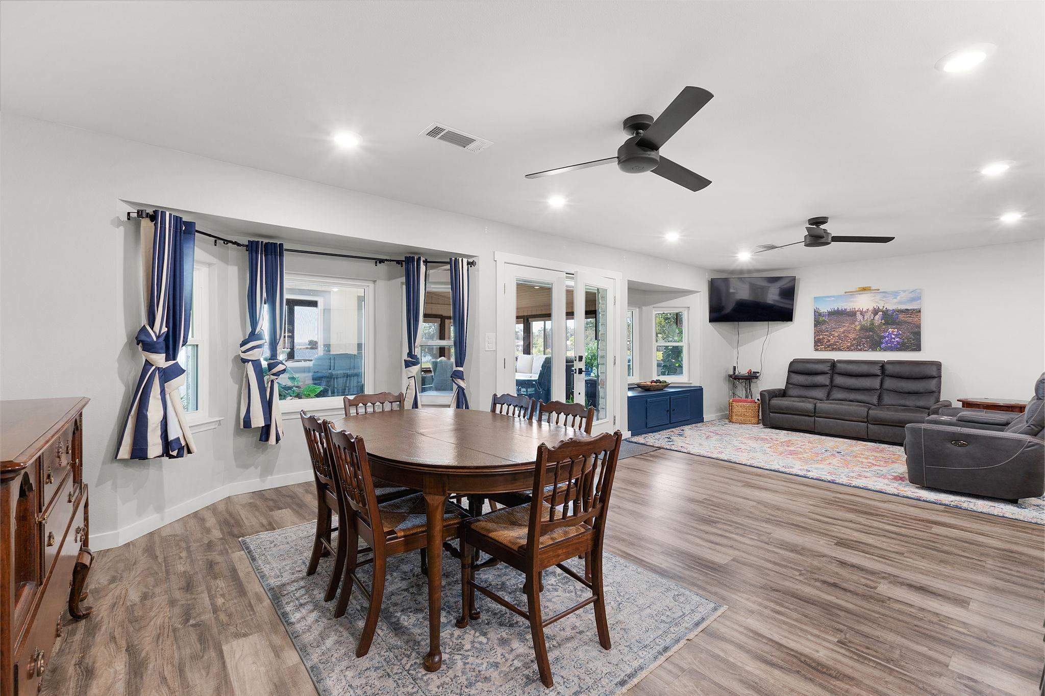 208 Iris Lane LN — photo 5