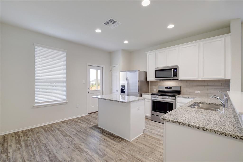 434 Eves Necklace DR — photo 3