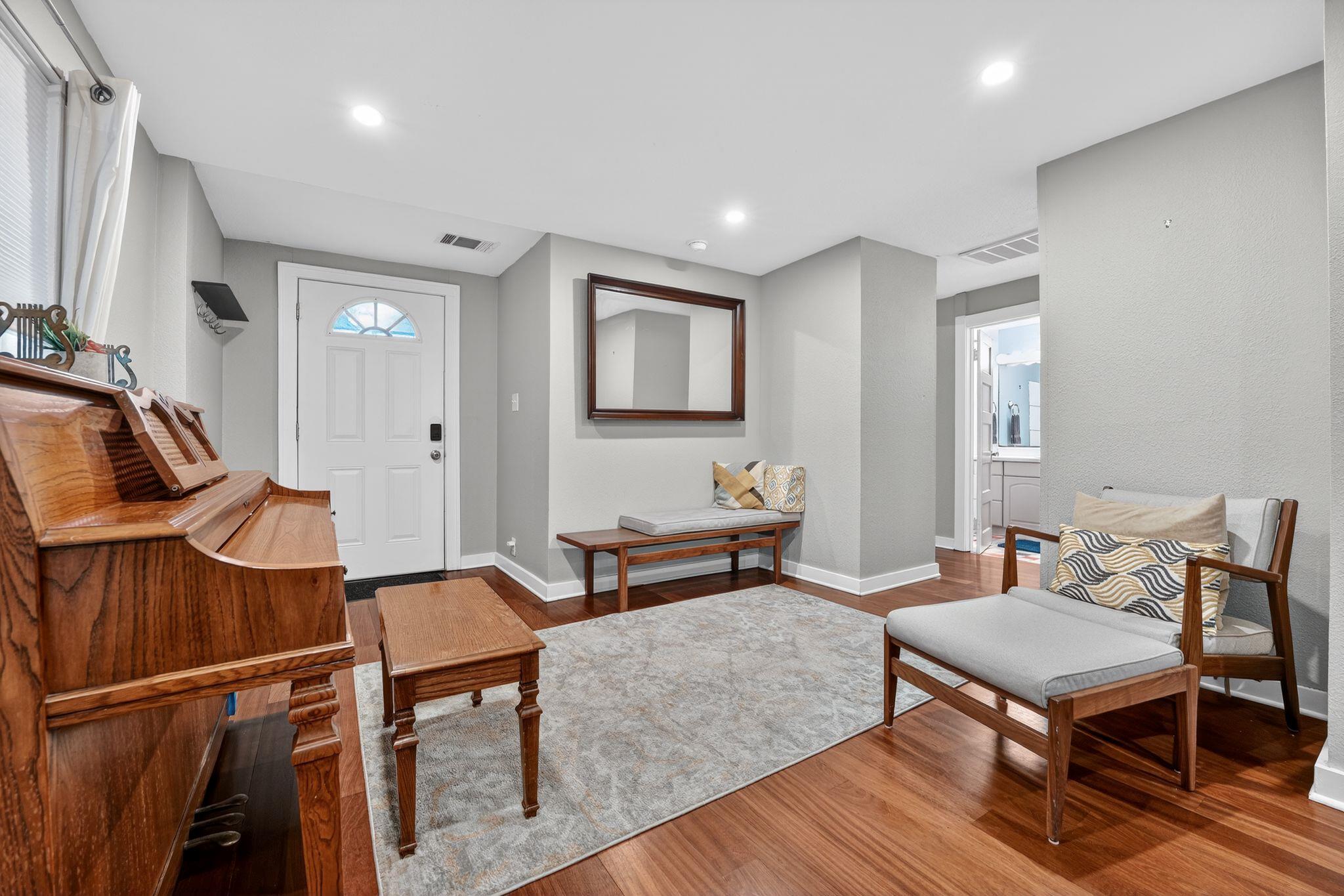 4525 Avenue B — photo 4