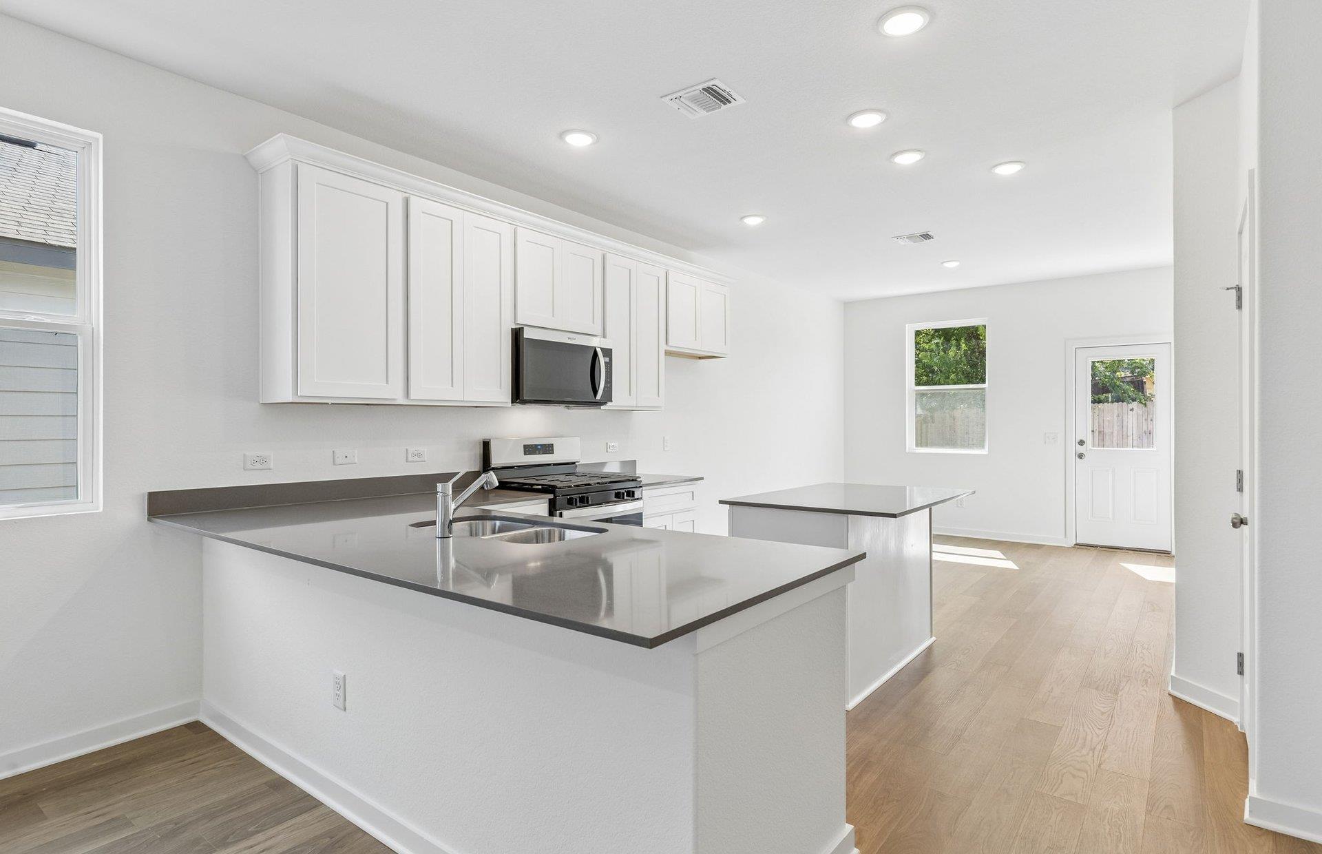 256 Elk Ave — photo 3