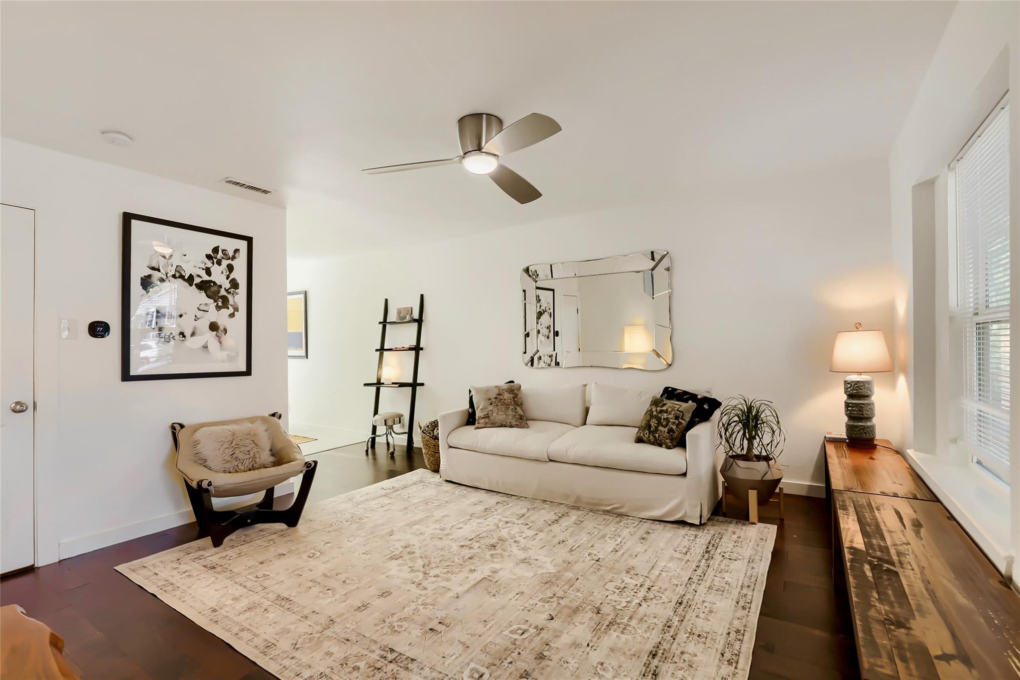 6211 Manor RD #105 — photo 3