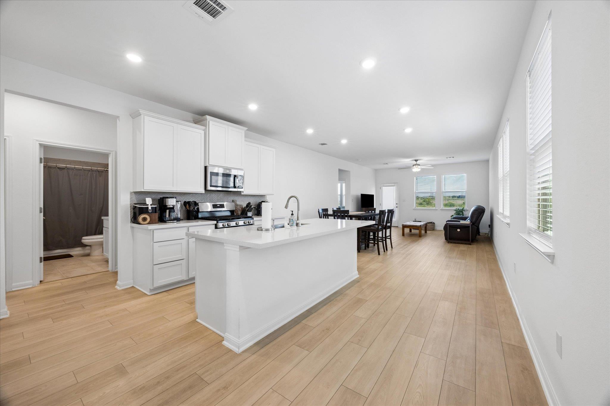 685 Papaya DR — photo 4