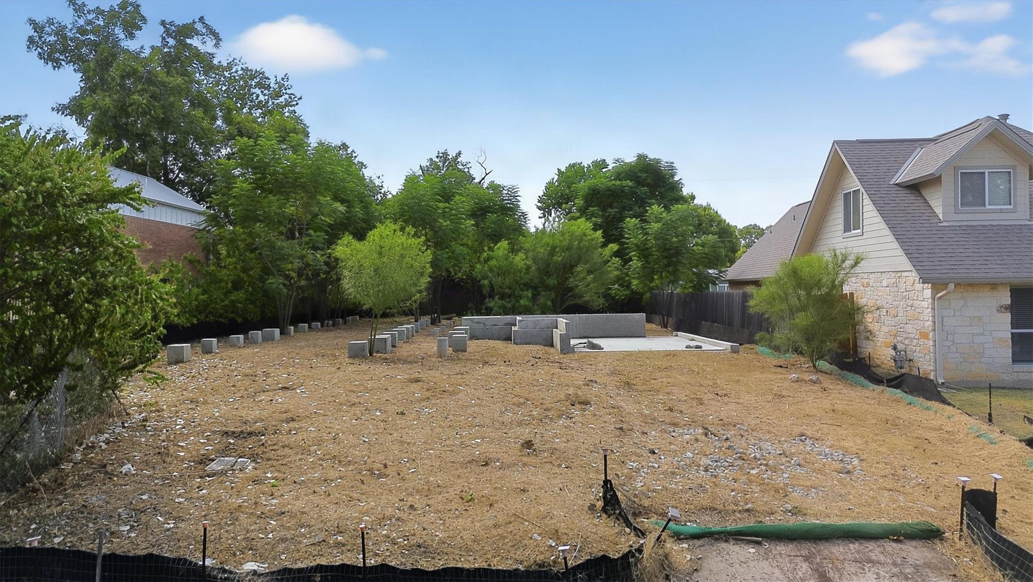 2602 Little John LN