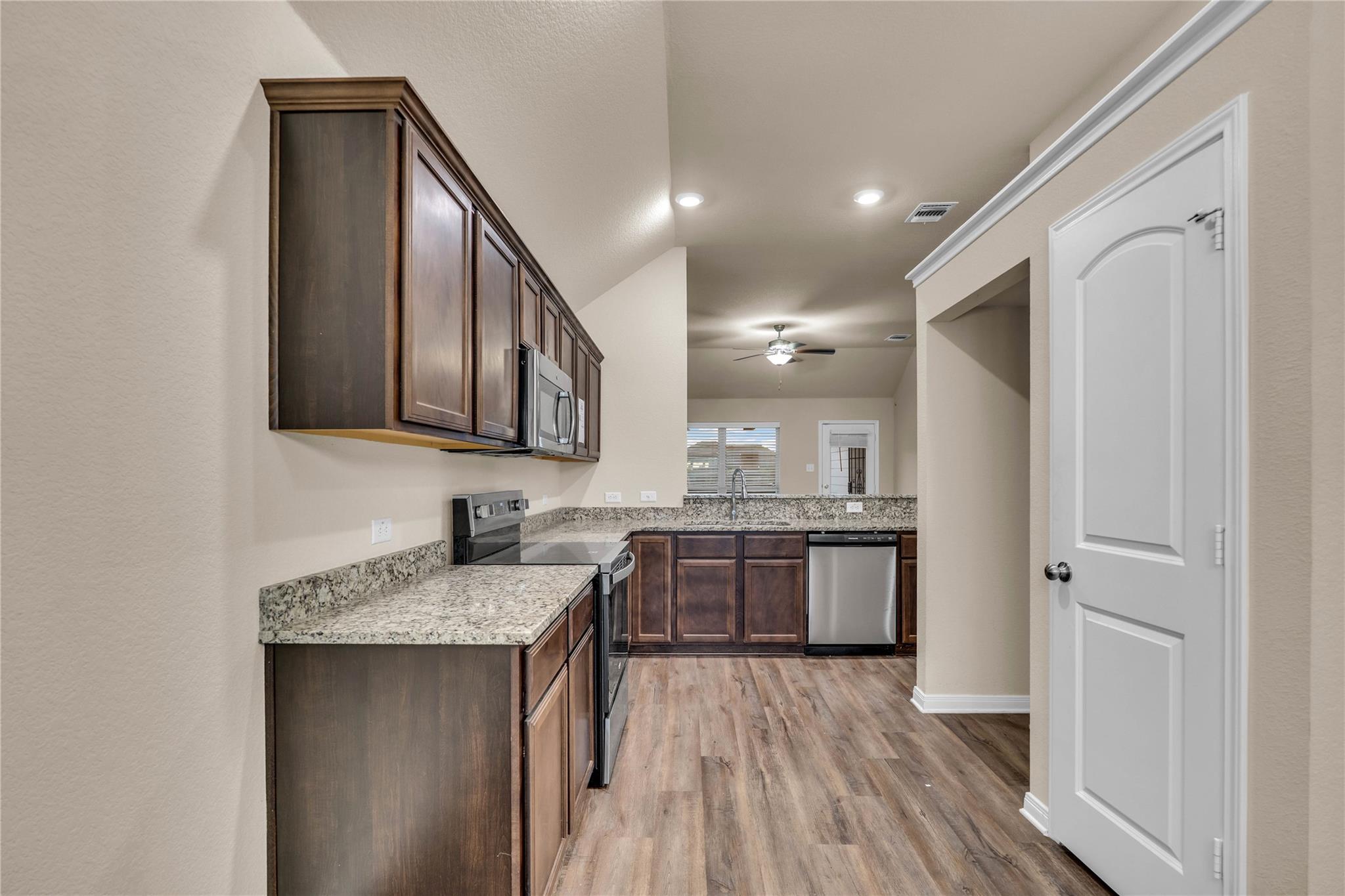 6407 Hercules Ave — photo 3
