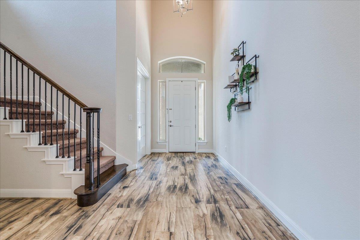 709 Kingston PL — photo 3