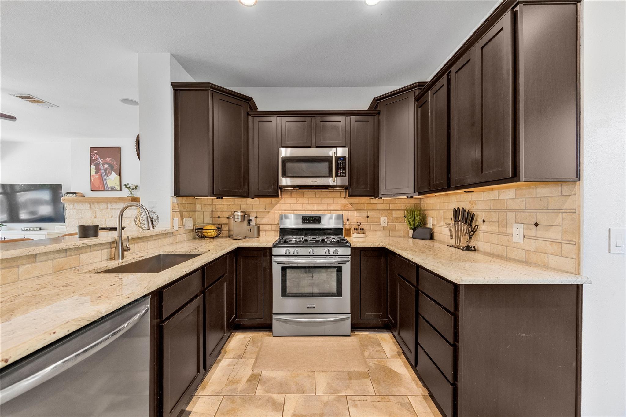 9131 Edwardson LN — photo 5