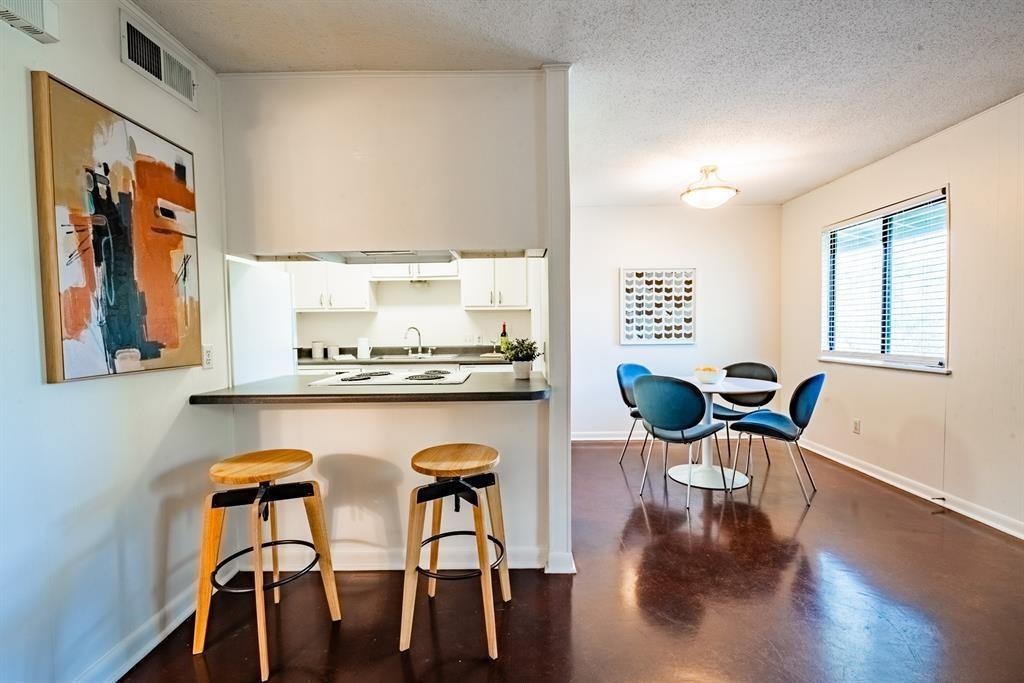 3914 Avenue D #104 — photo 3