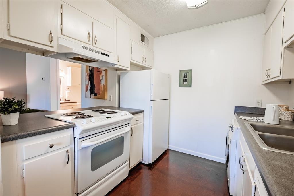 3914 Avenue D #104 — photo 4