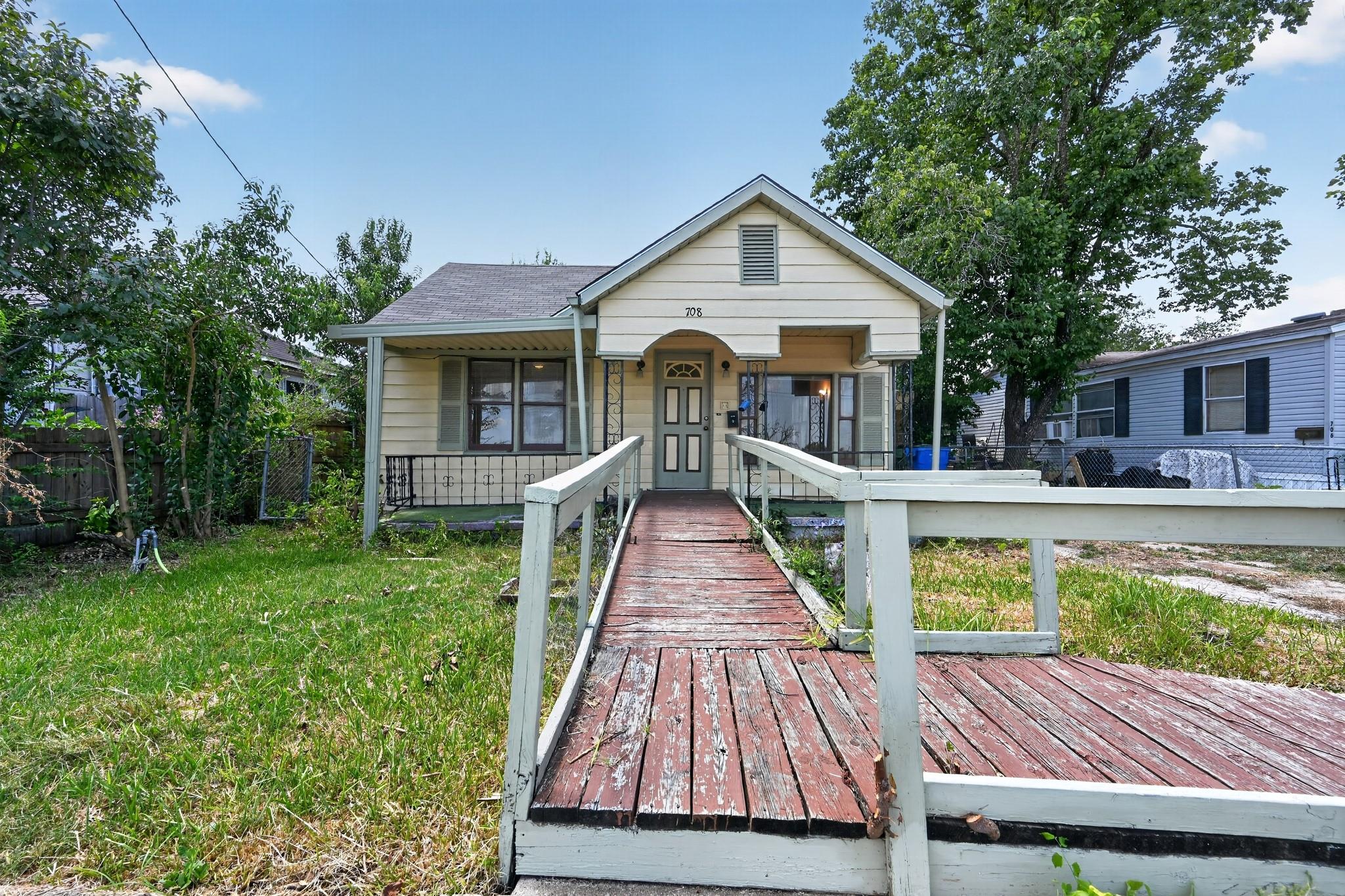 708 Booth ST