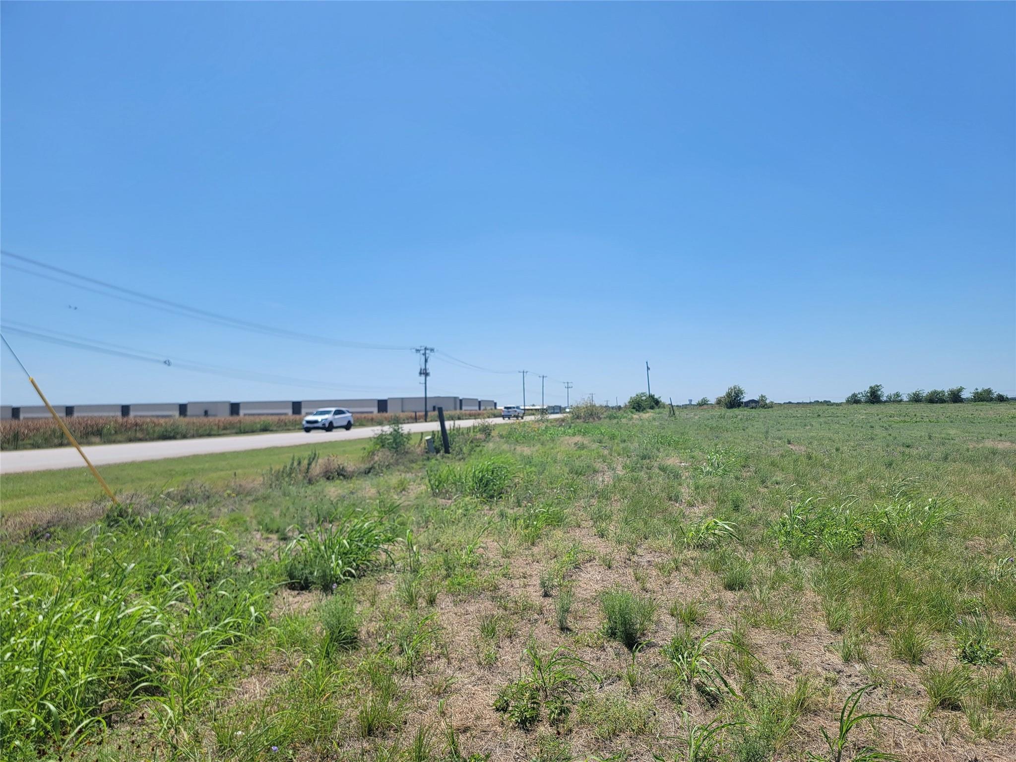 2277 Limmer LOOP — photo 3