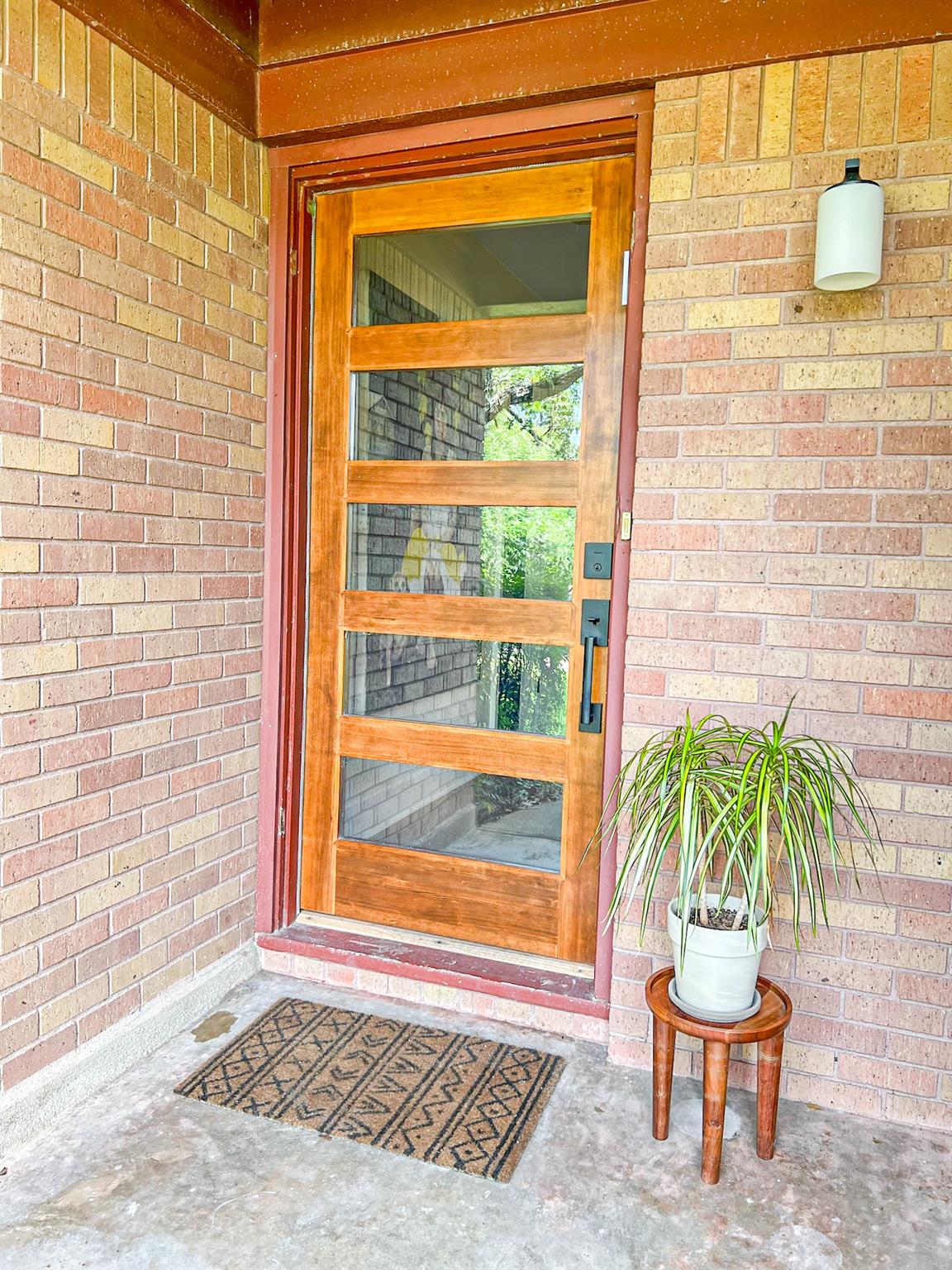 205 Covington DR — photo 3