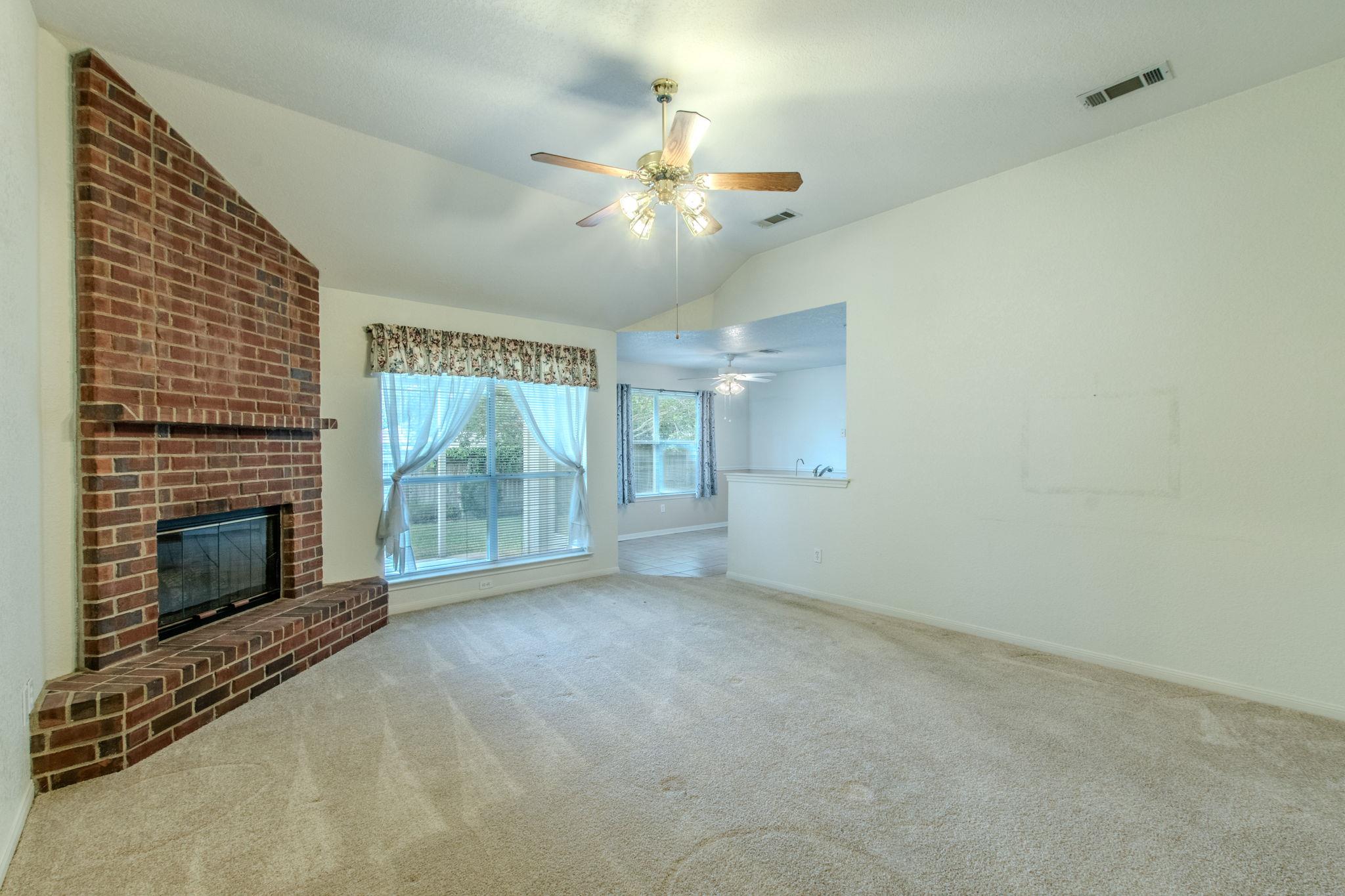 4713 Hartrick Bluff RD — photo 3