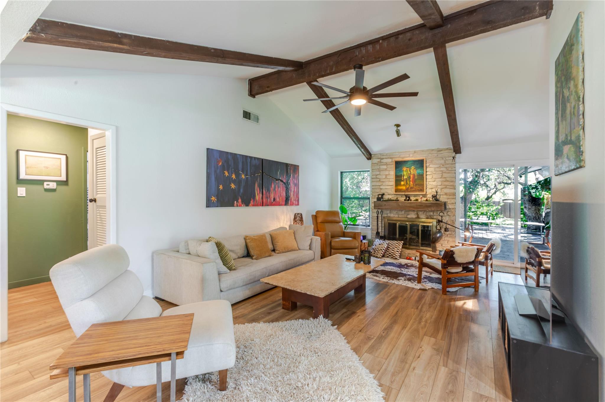 1300 Old Cedar LN — photo 3