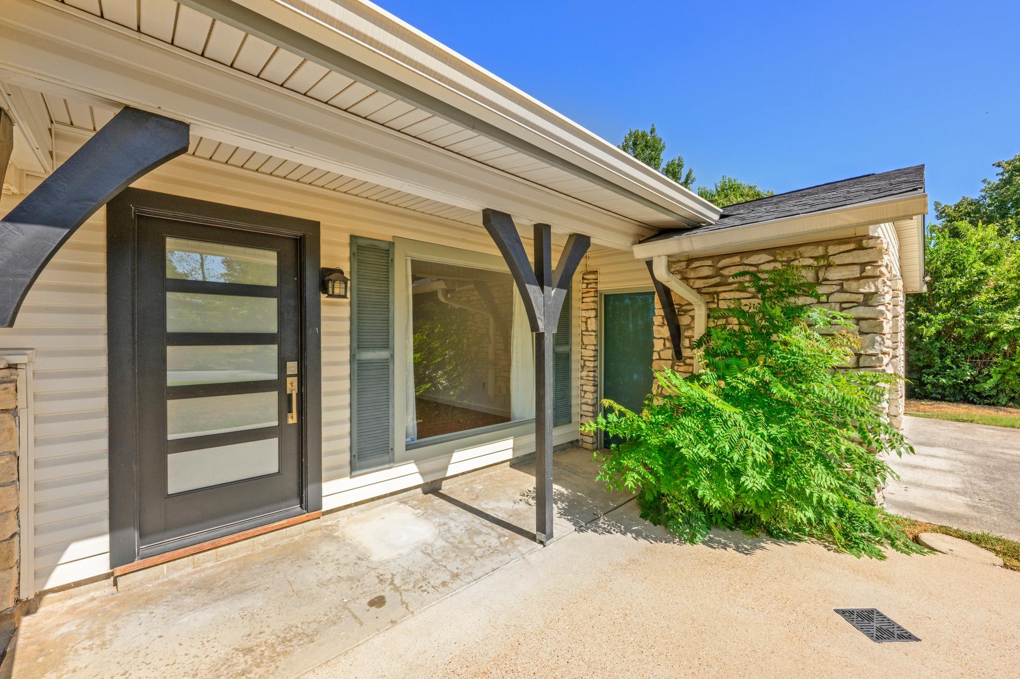 6802 Columbia DR — photo 3