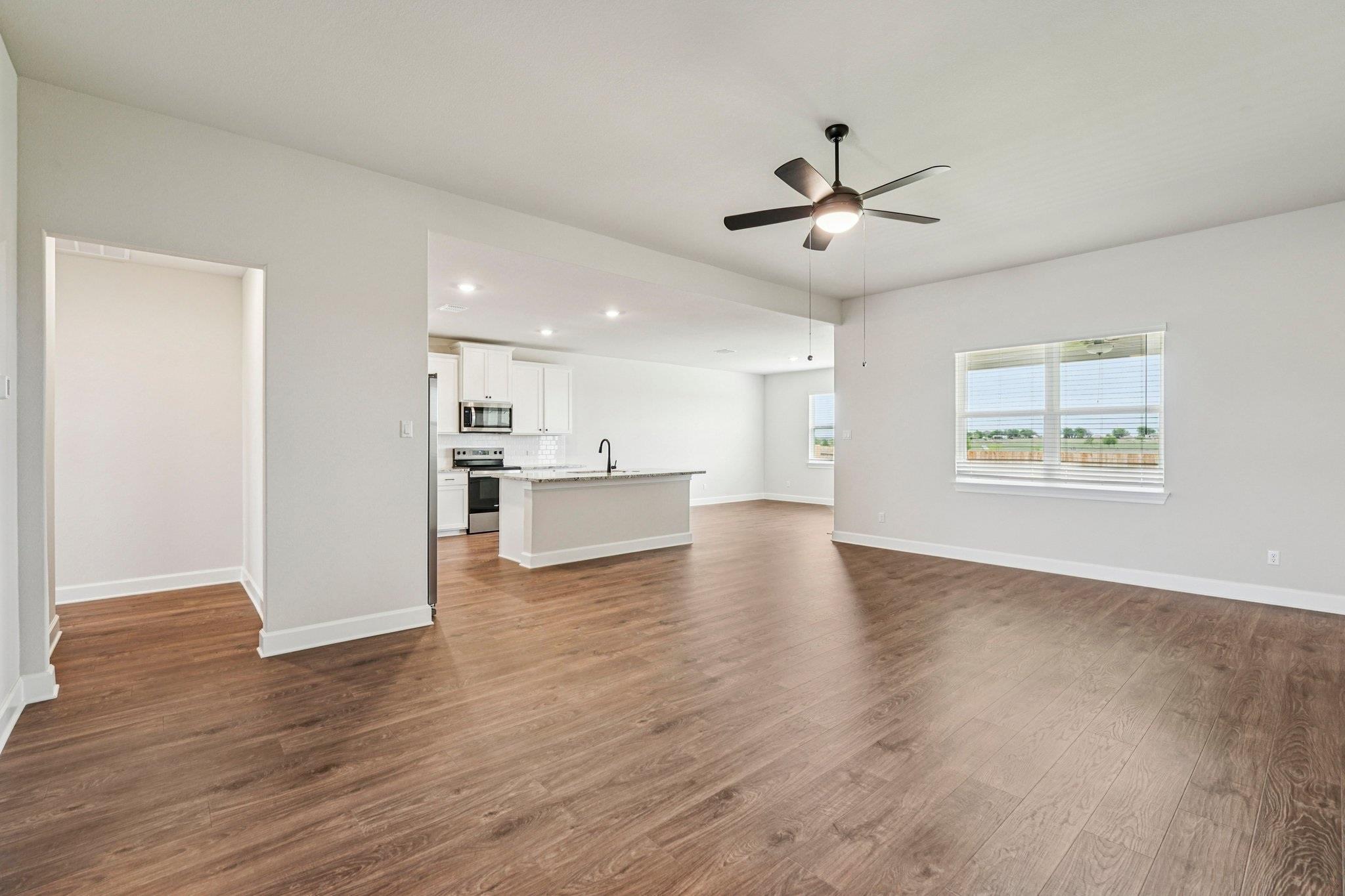517 Luna Blue LN — photo 4