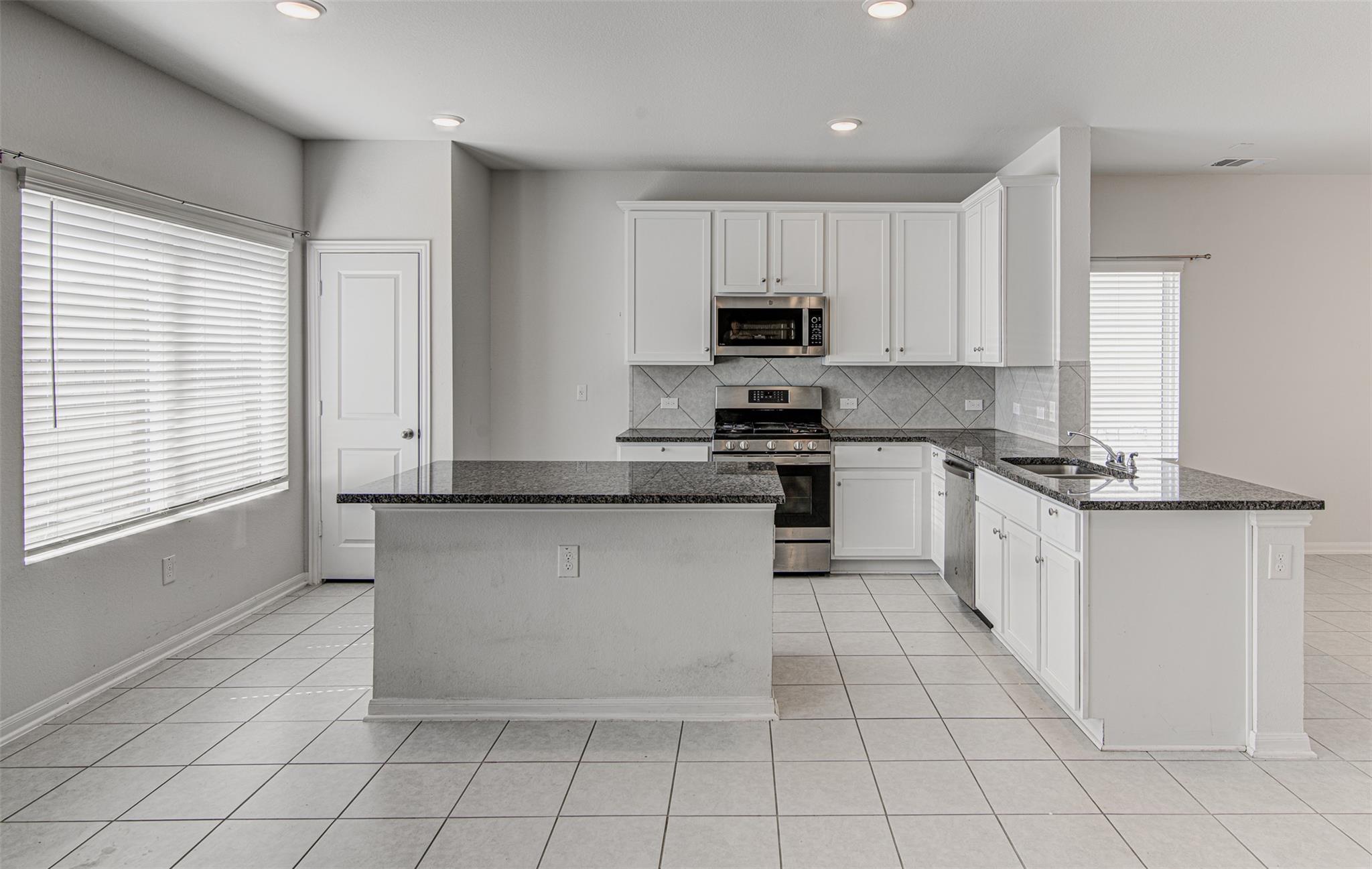 204 Oldbridge DR — photo 5